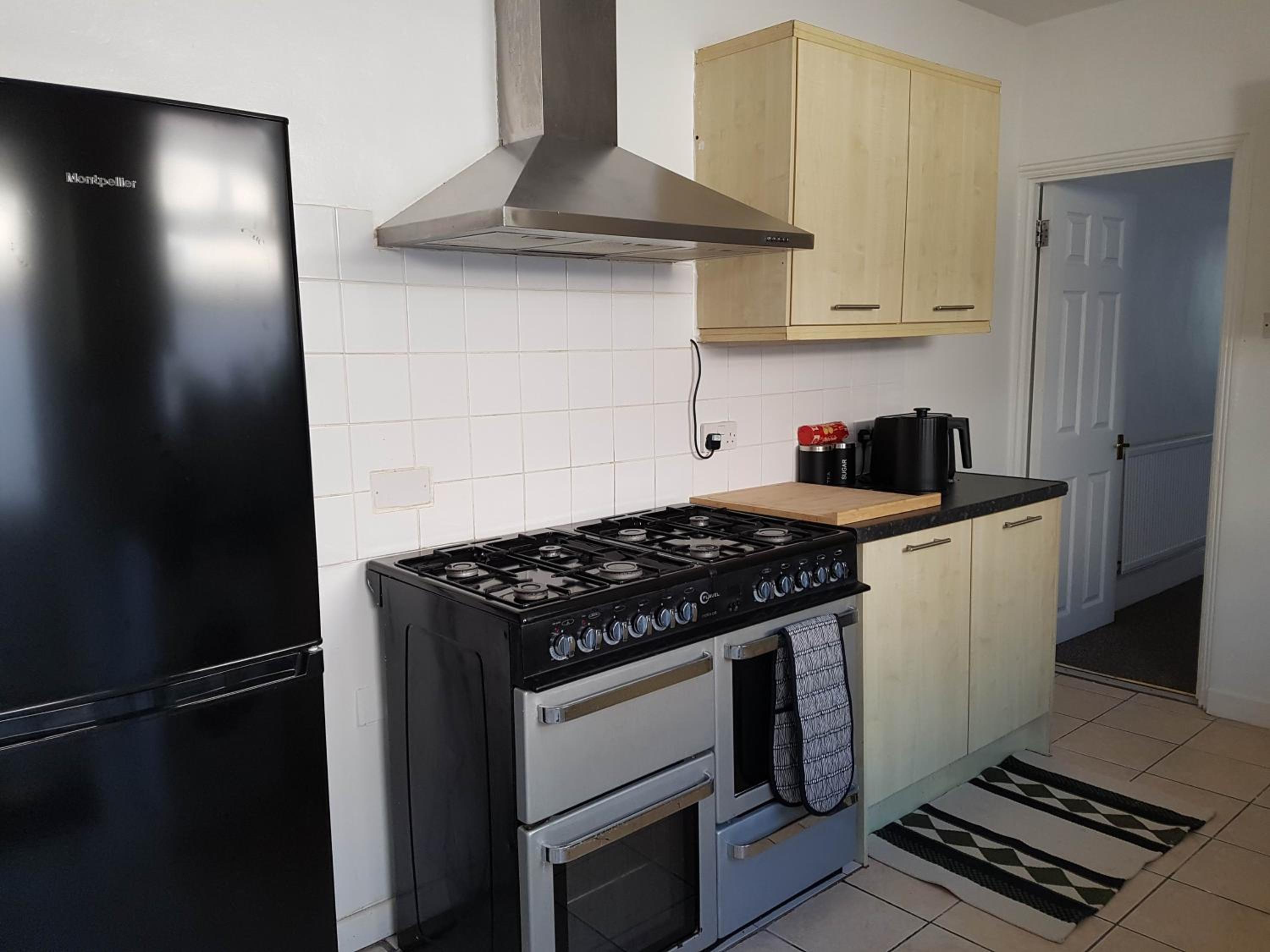 Portsmouth House near Centre 3 Bedrooms