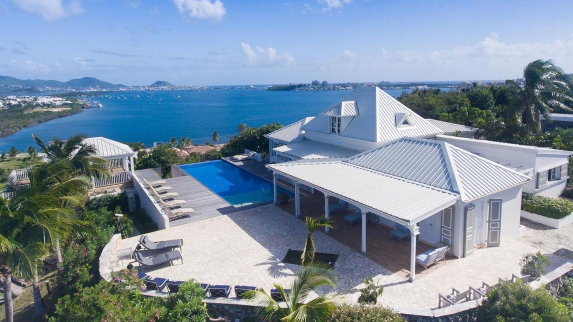 Modern 7BR villa with breathtaking panoramic views view 2