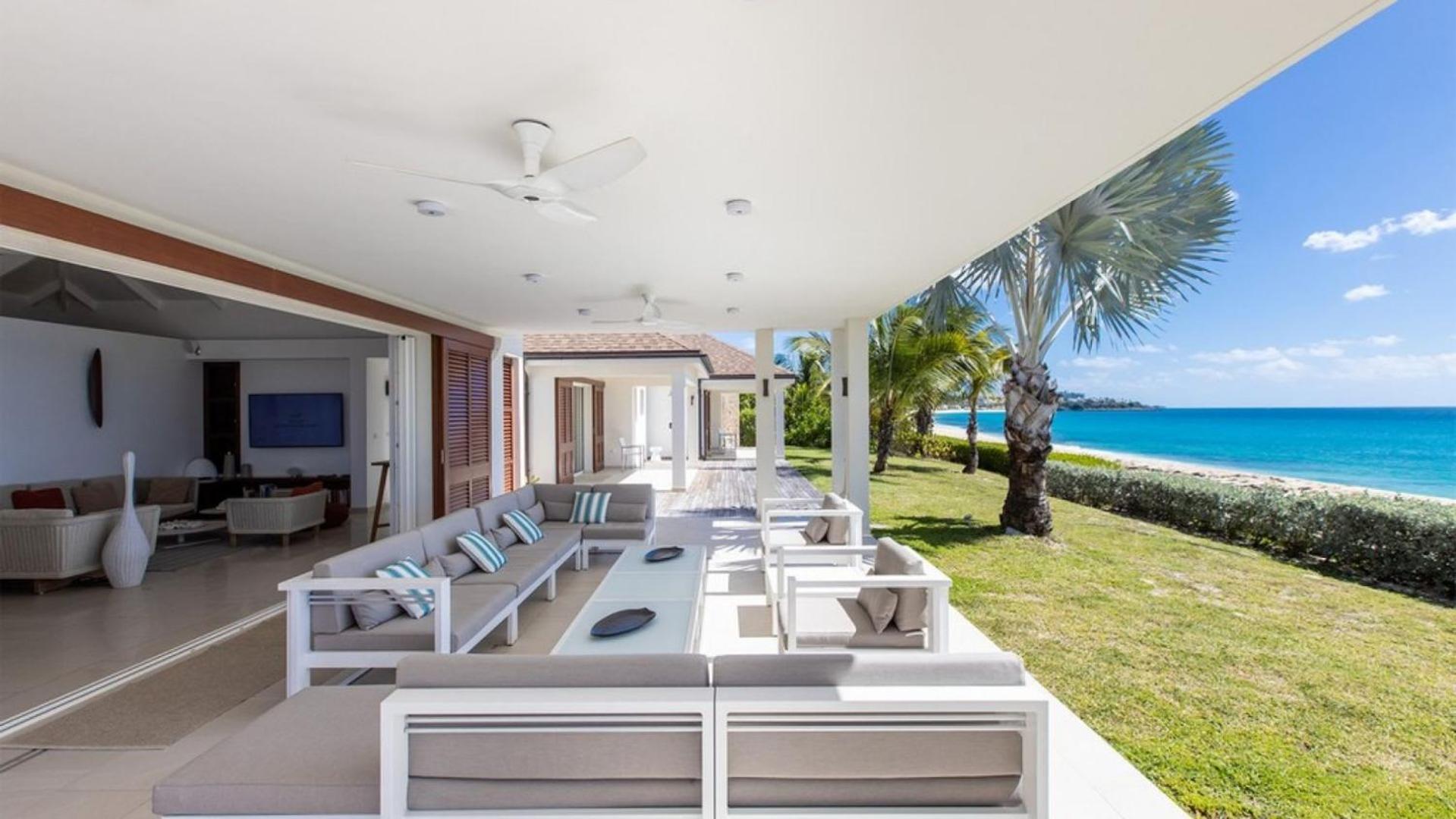 Deluxe 4BR beachfront villa with sunset views