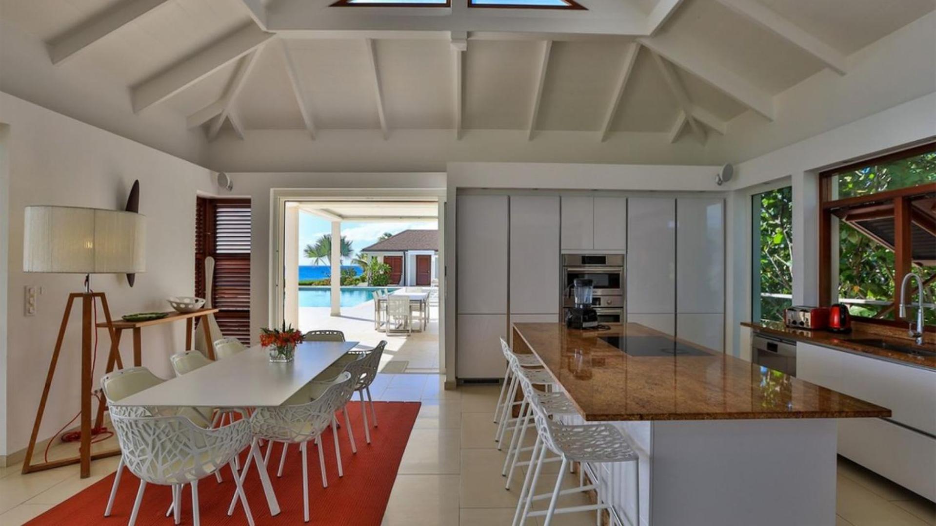 Deluxe 4BR beachfront villa with sunset views