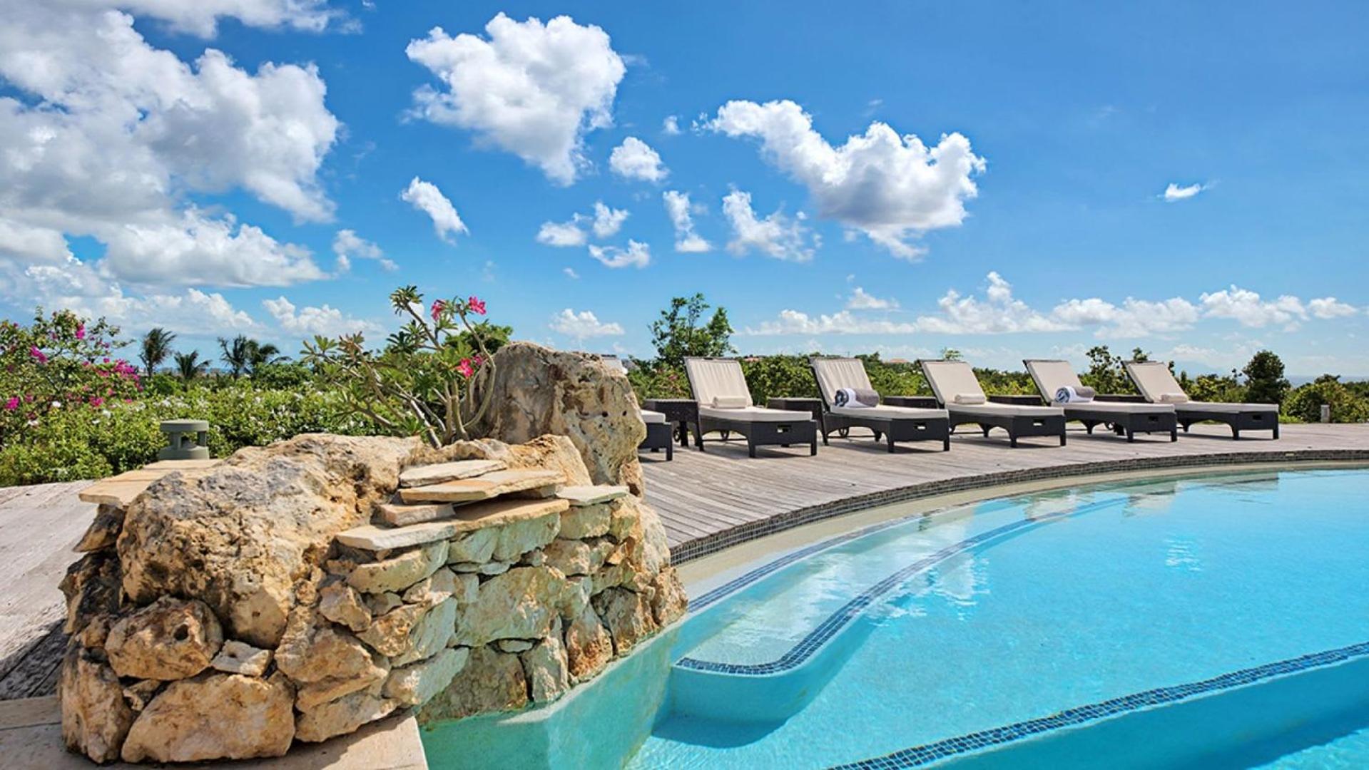 Ideal family villa with enchanting ocean views