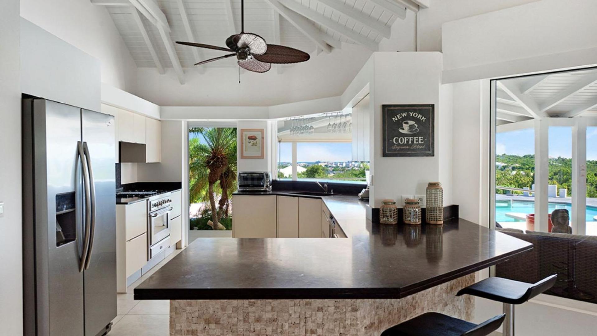 Ideal family villa with enchanting ocean views