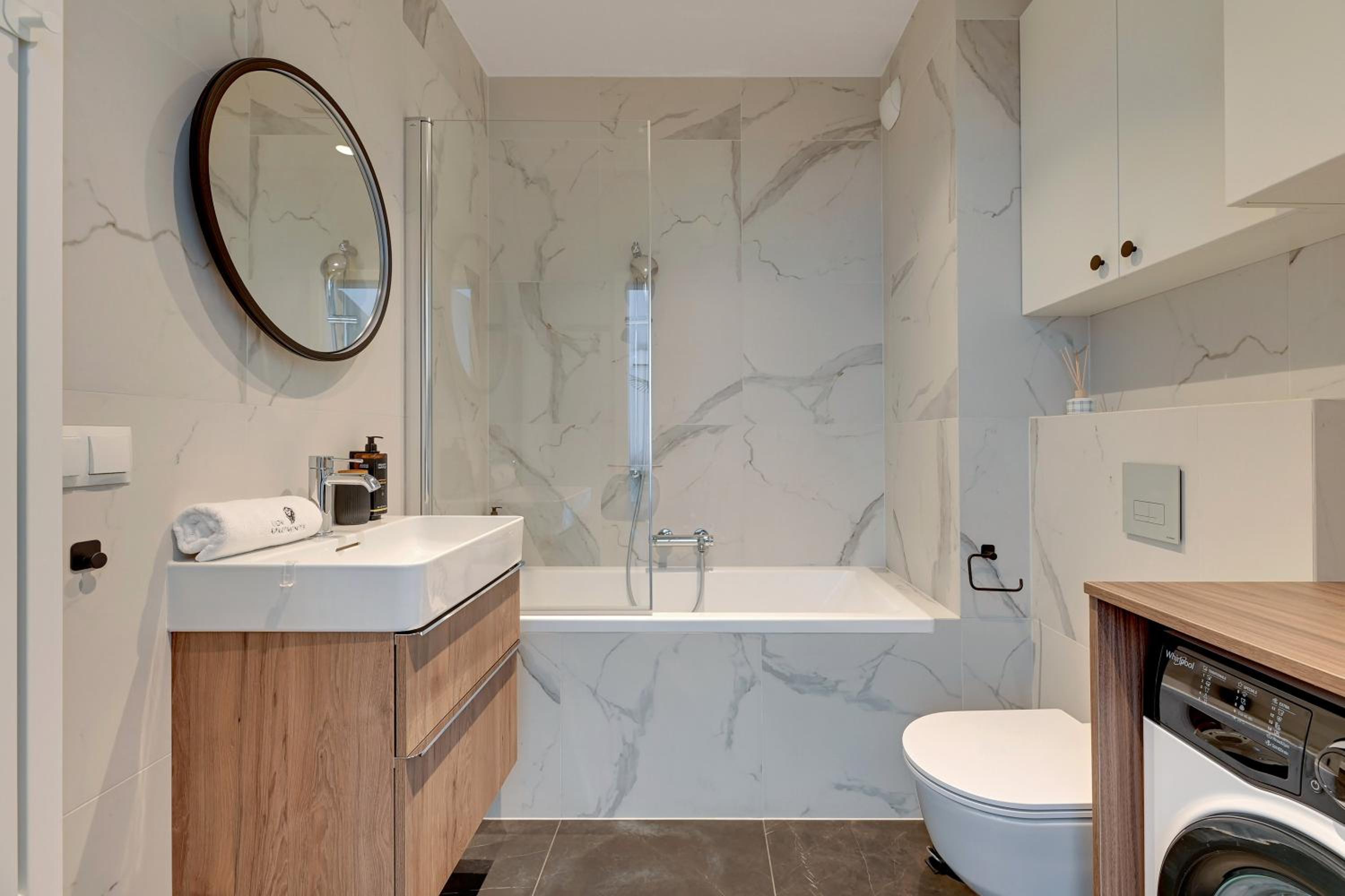 Scala Suites with Parking by Lion Apartments
