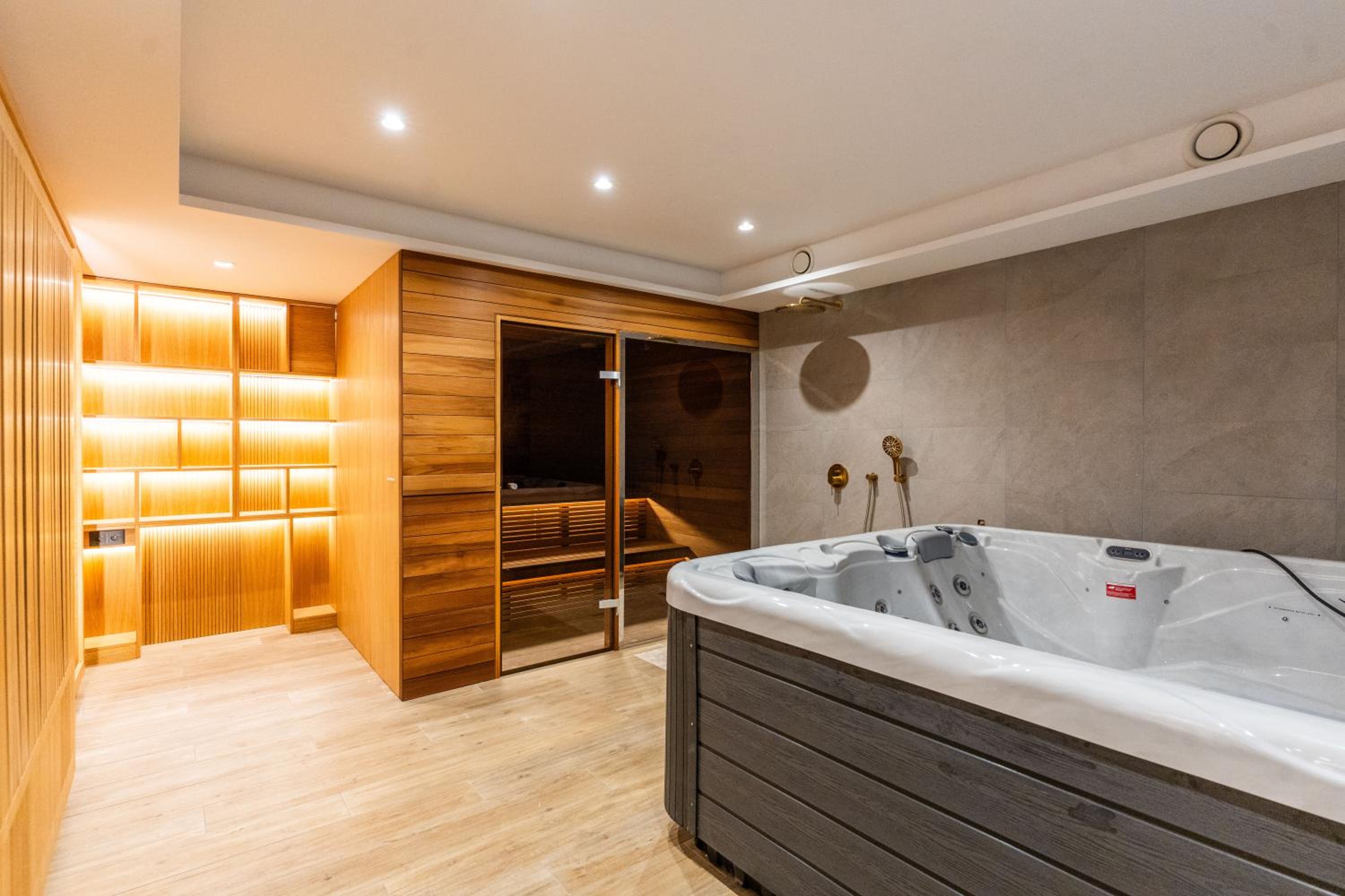 Hillmax Residence