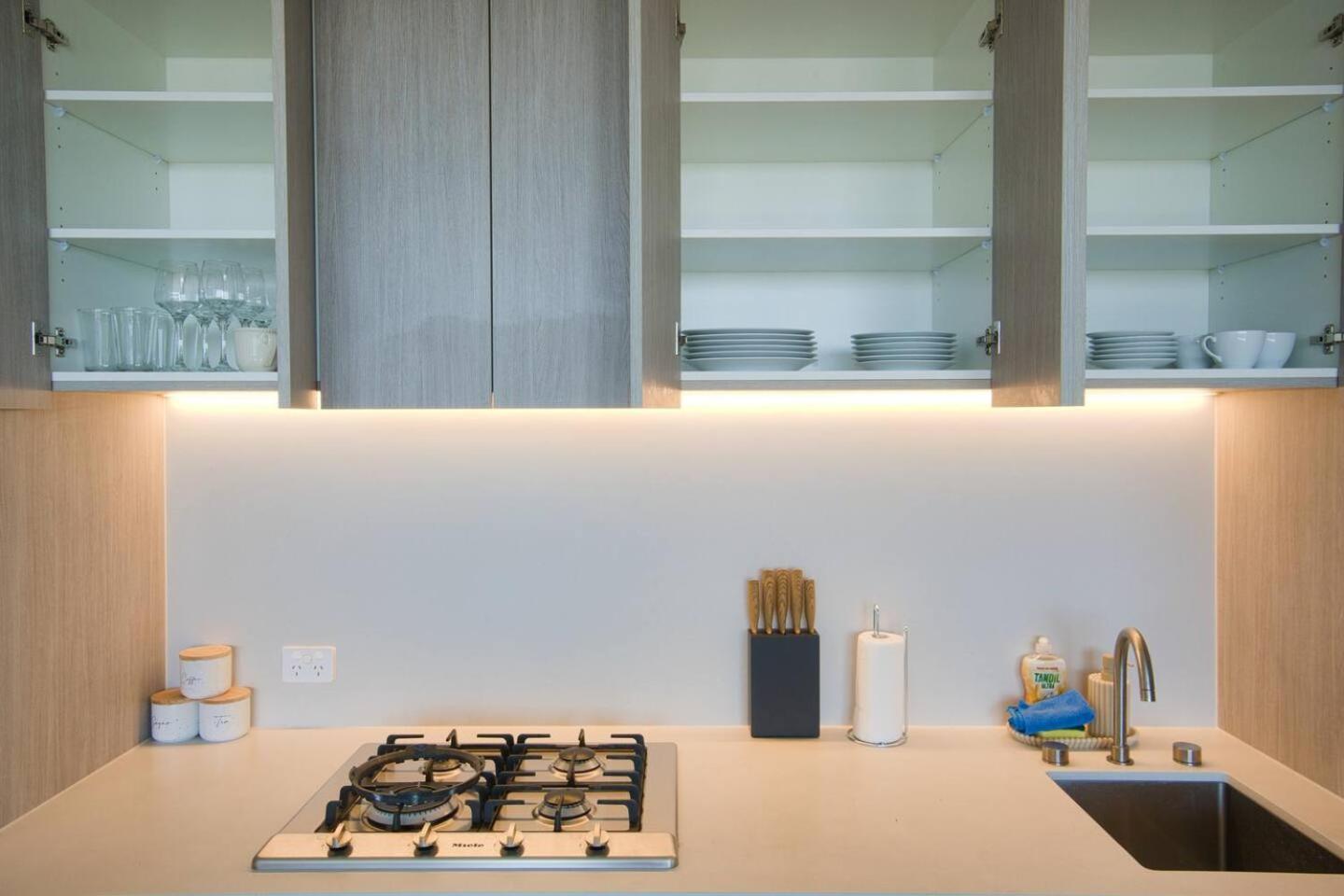 Serenity in the Sky - 2BR Apt in Rundle Mall