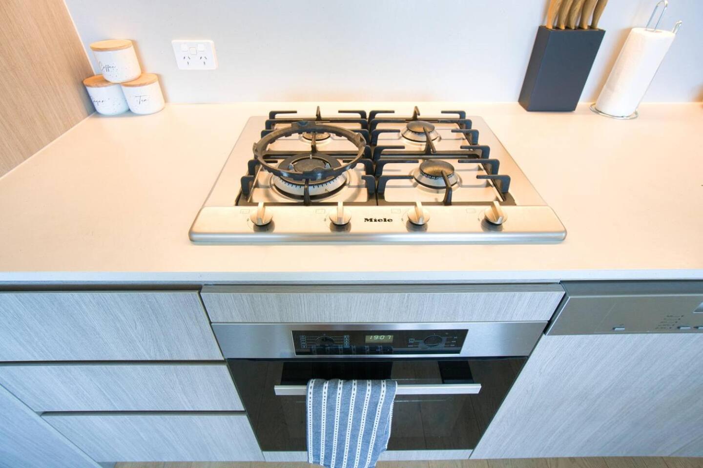 Serenity in the Sky - 2BR Apt in Rundle Mall