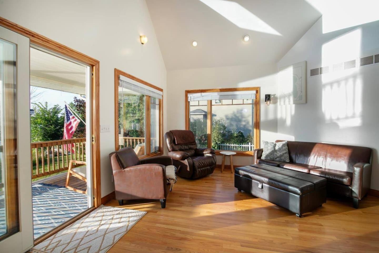 336) Beautiful home with View
