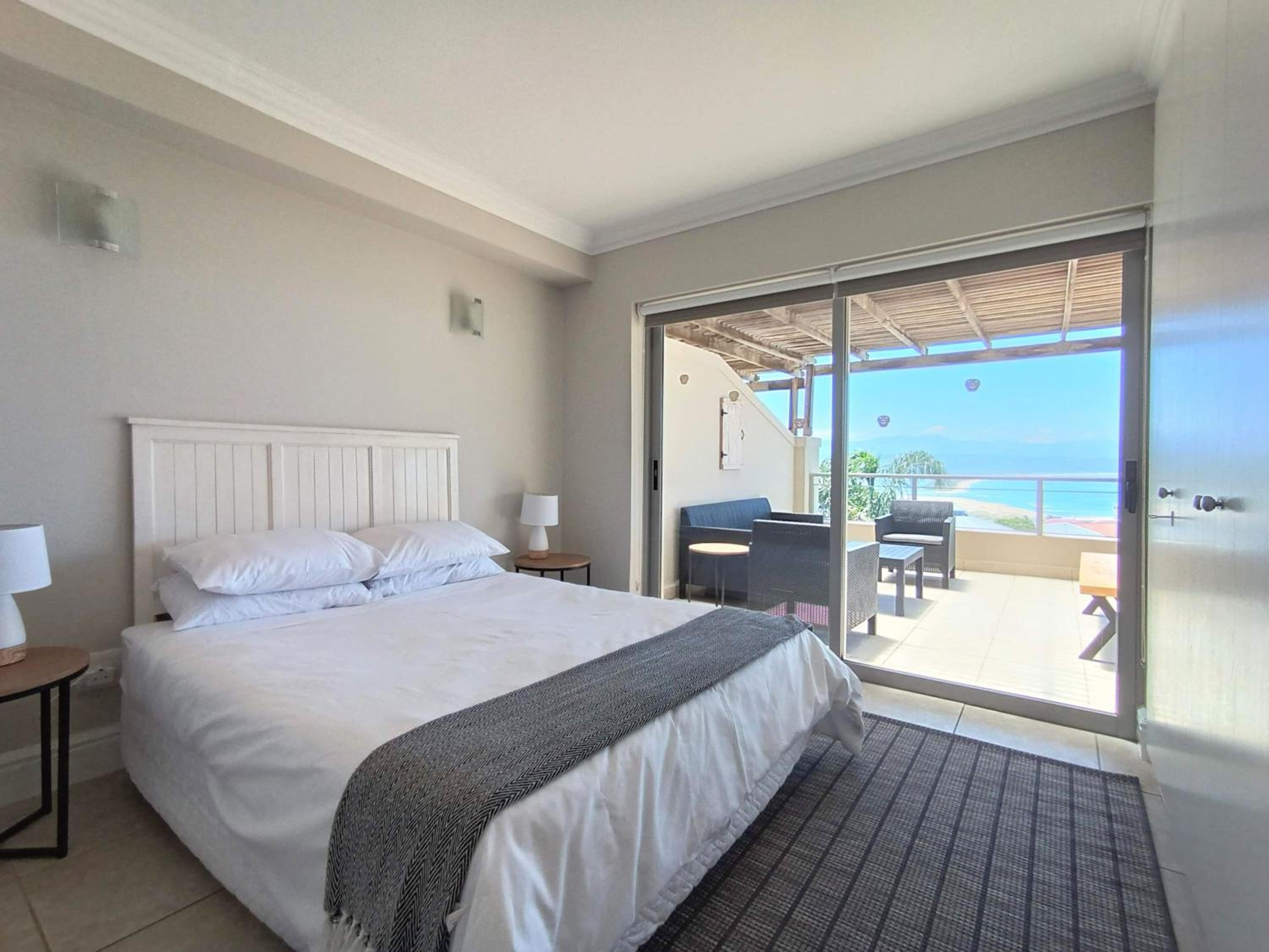 The Aqua - Sleeps 4 - Patio & Sea Views view 3