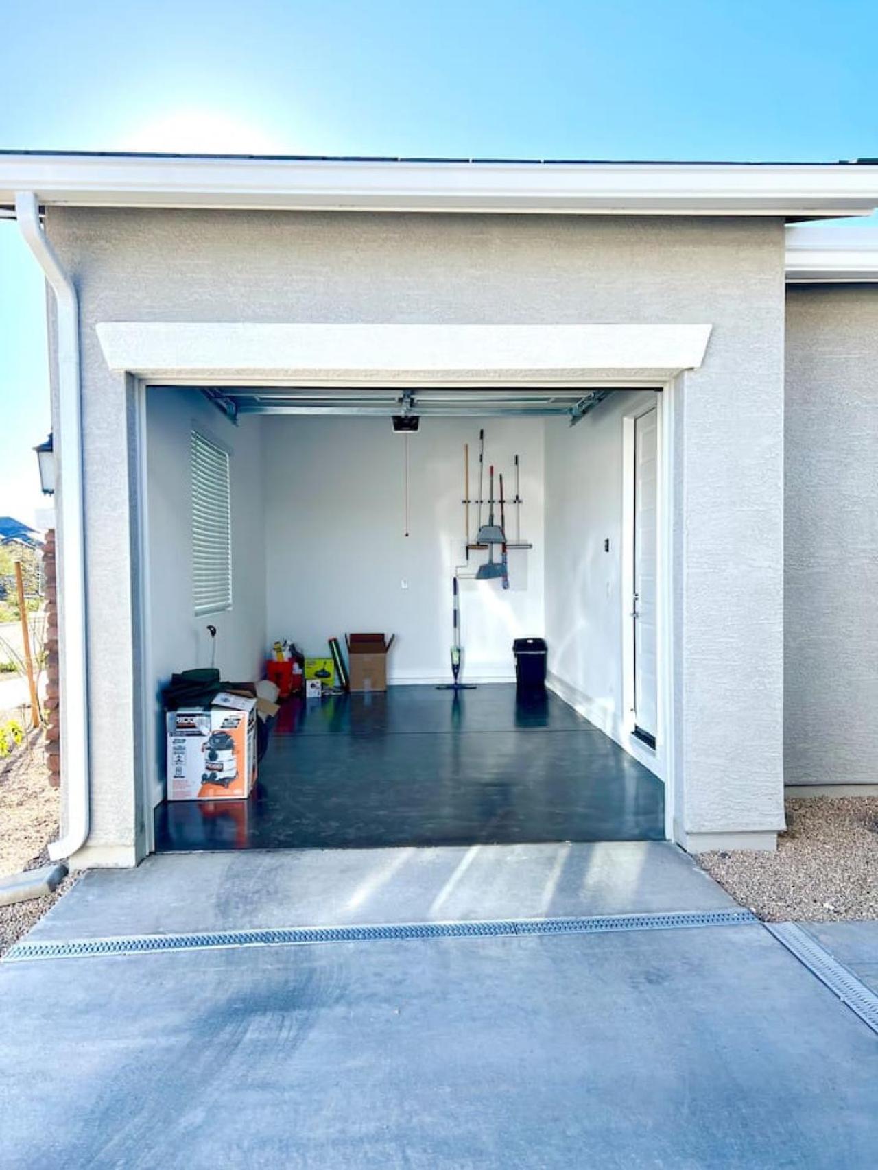 Luxury 1 BR Casita with Private Yard, Garage and WD view 3