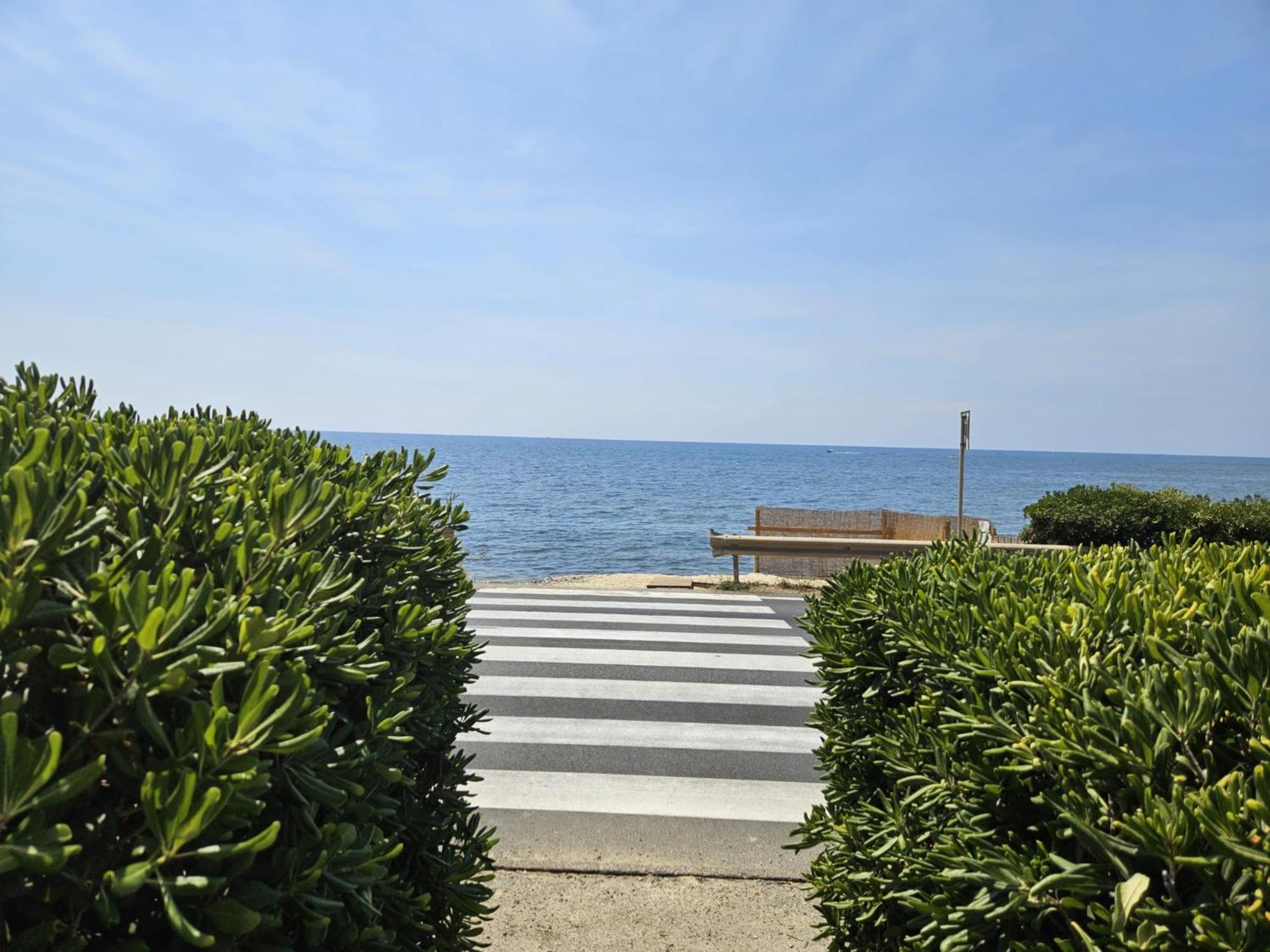 Isabella Apt with Sea View and Private Beach view 4