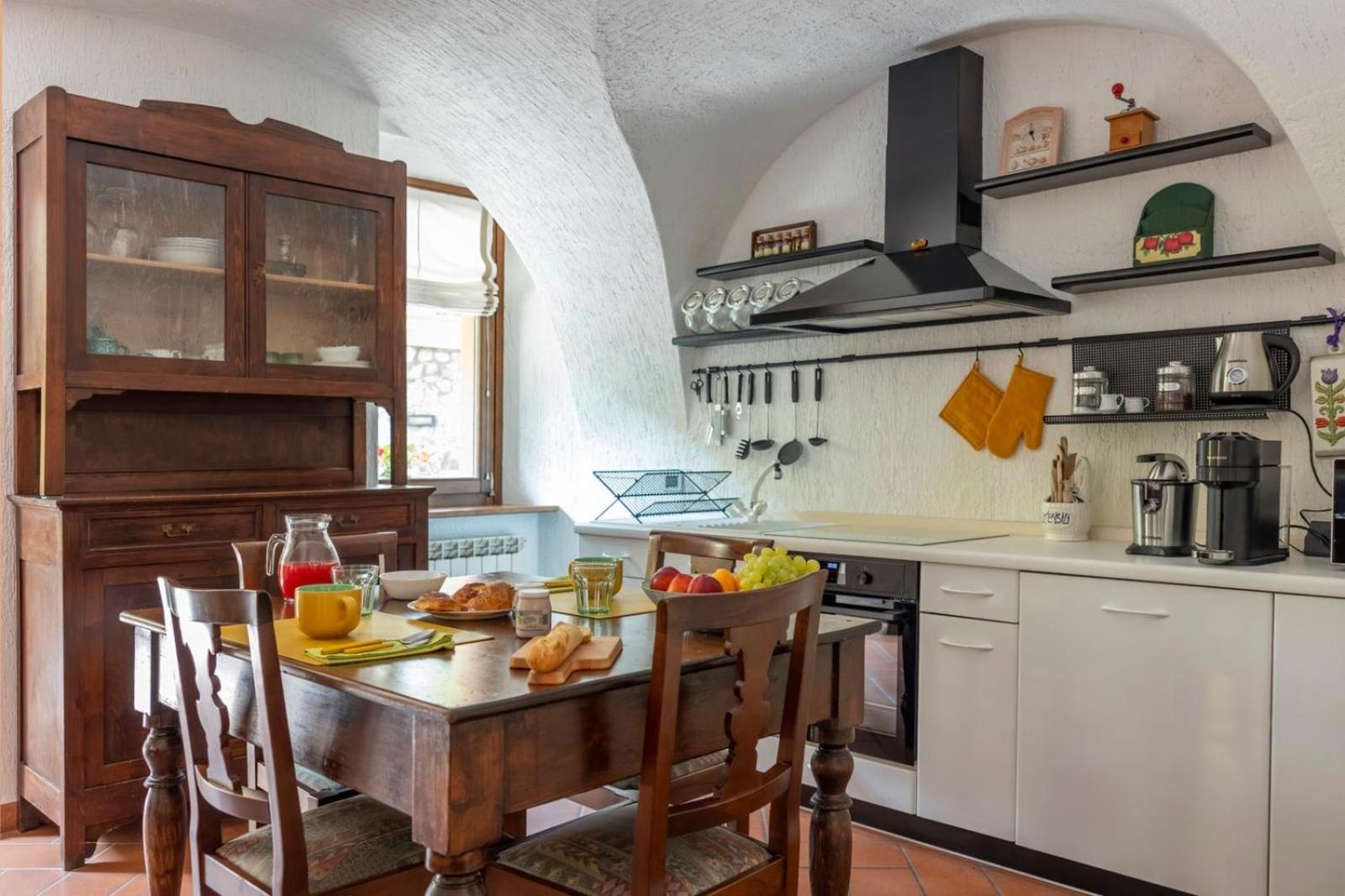 Appartamento C'era Una Volta, Costa Volpino Ospitar