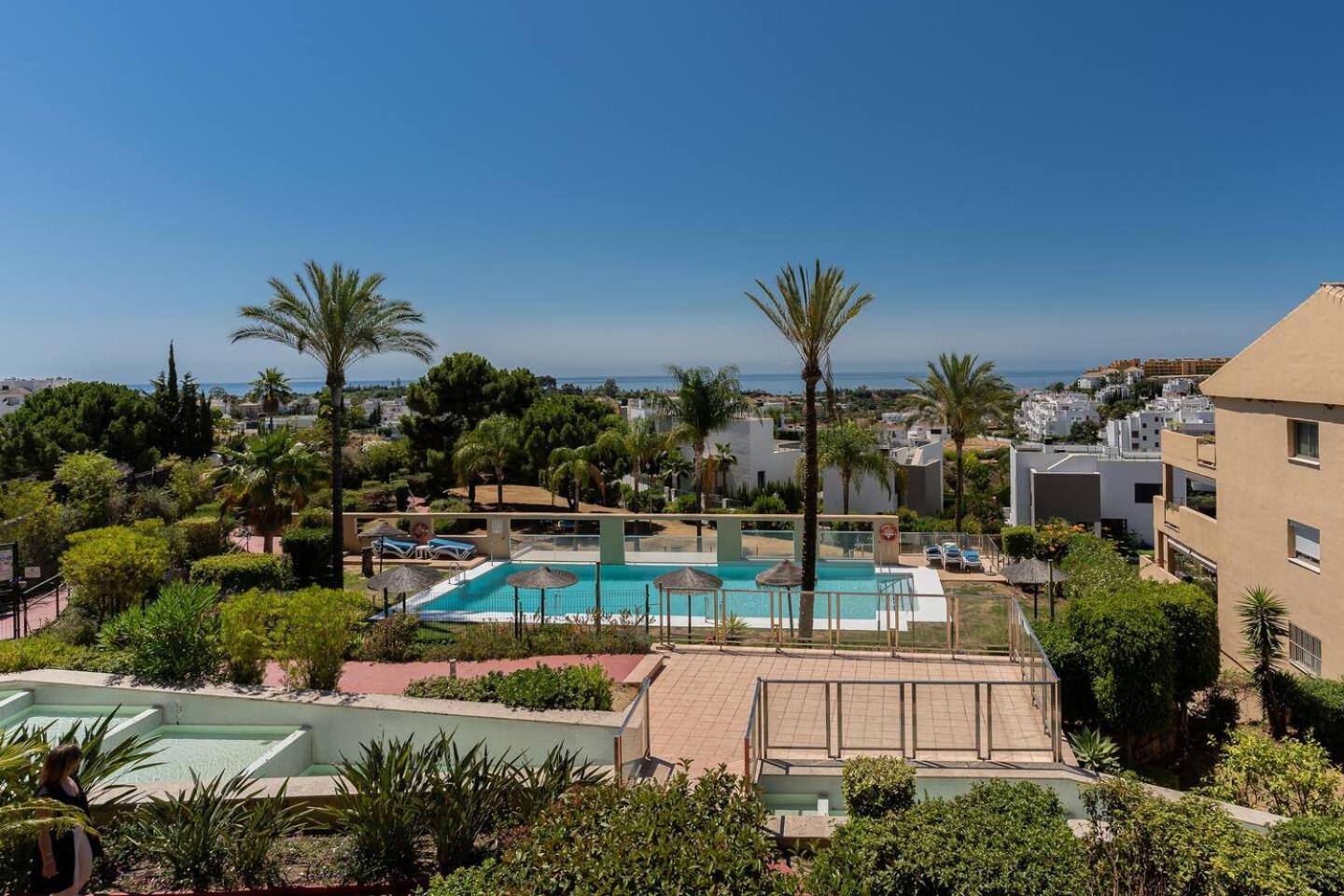 Seaview 2BR Penthouse with Terrace & Pool Access