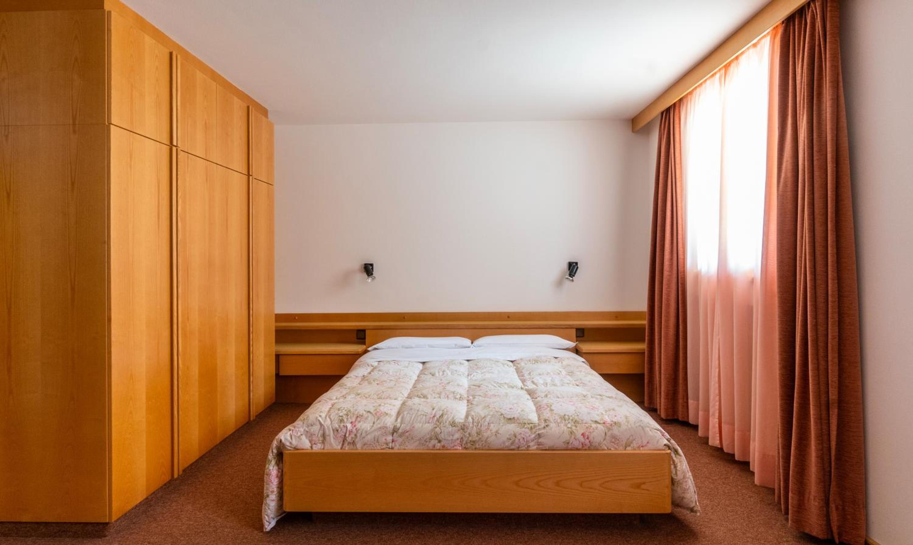 Apartments Lores