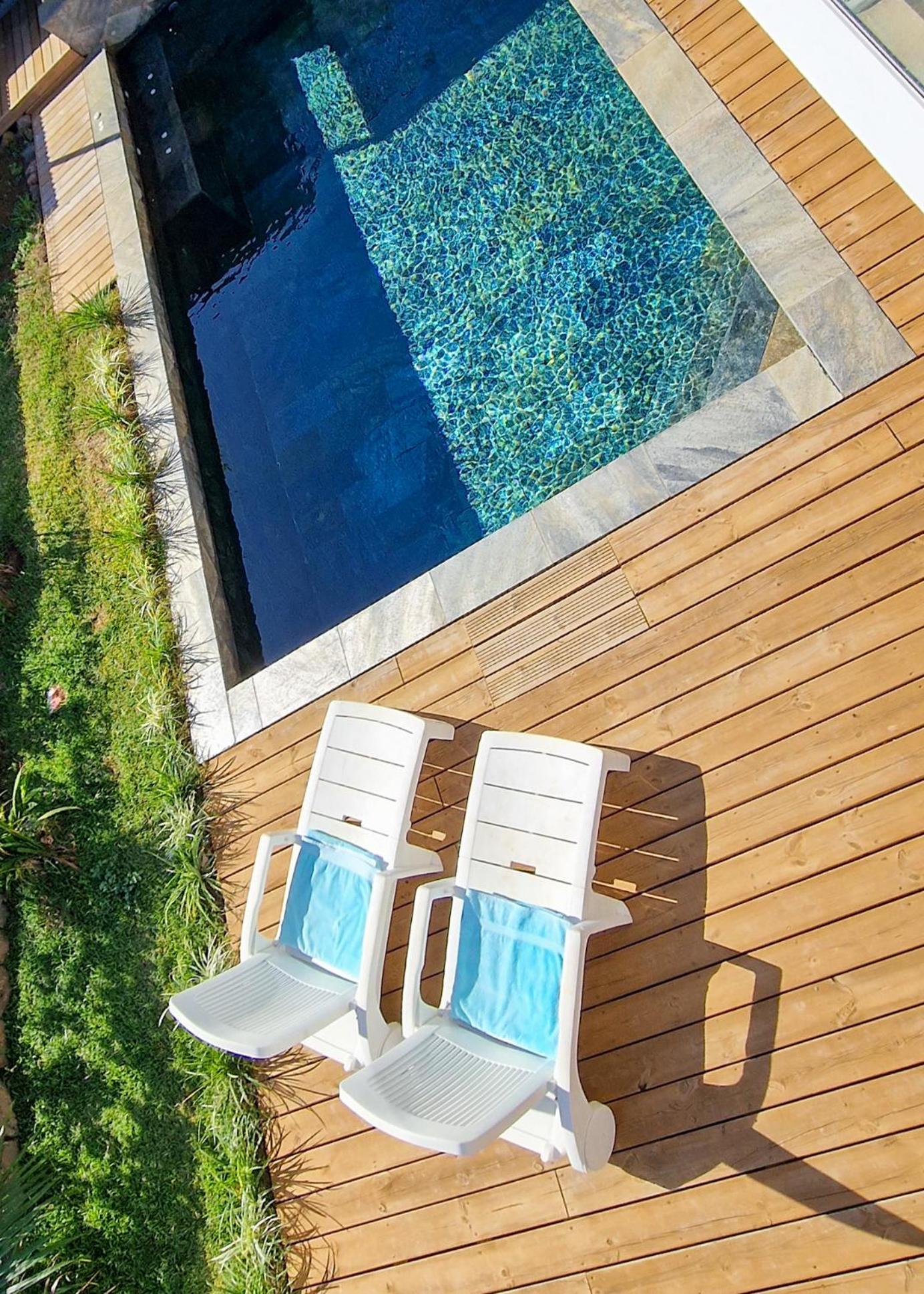 Manapany and Rose view 2