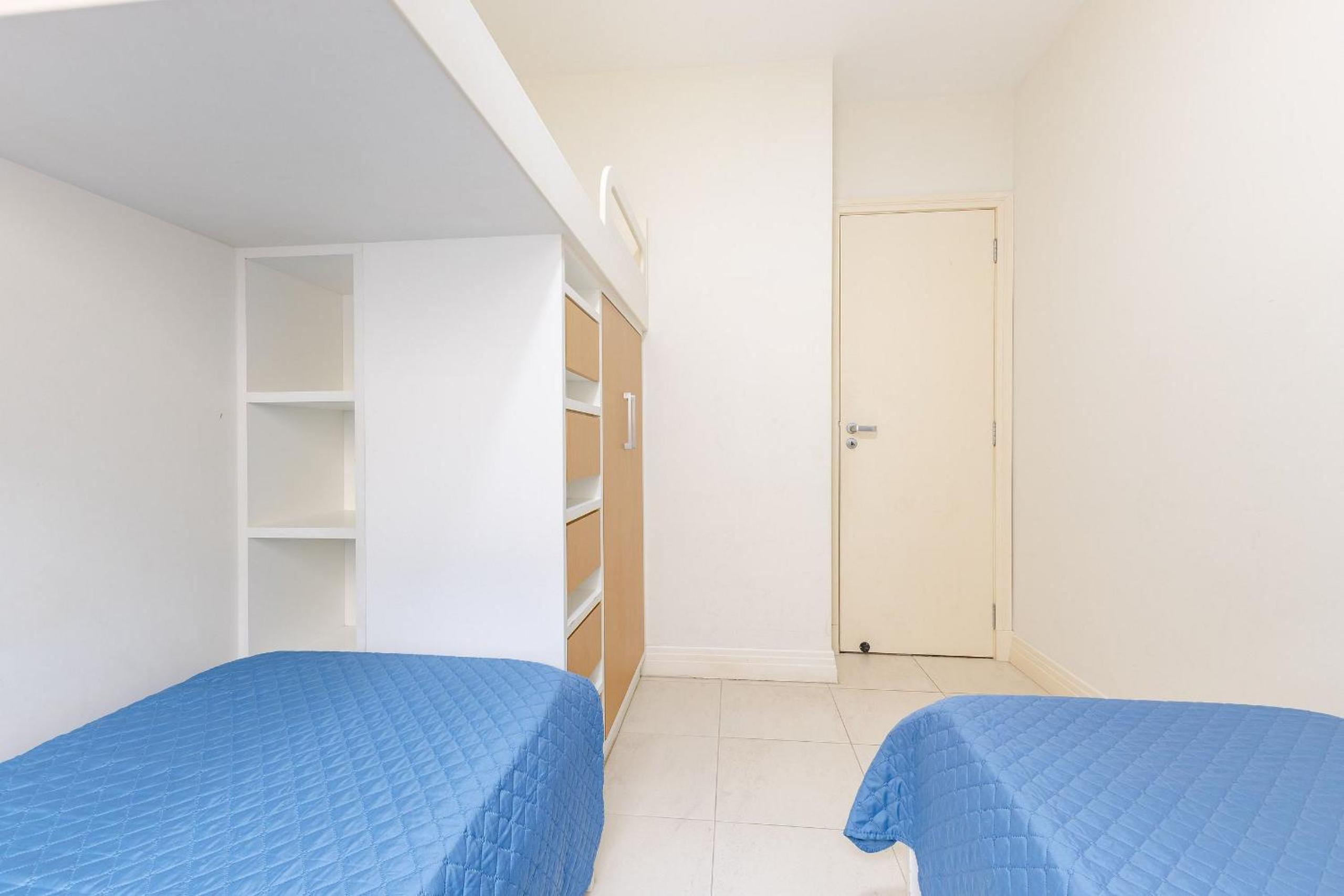 Amplo Apartamento a 200m da Praia de Bombas