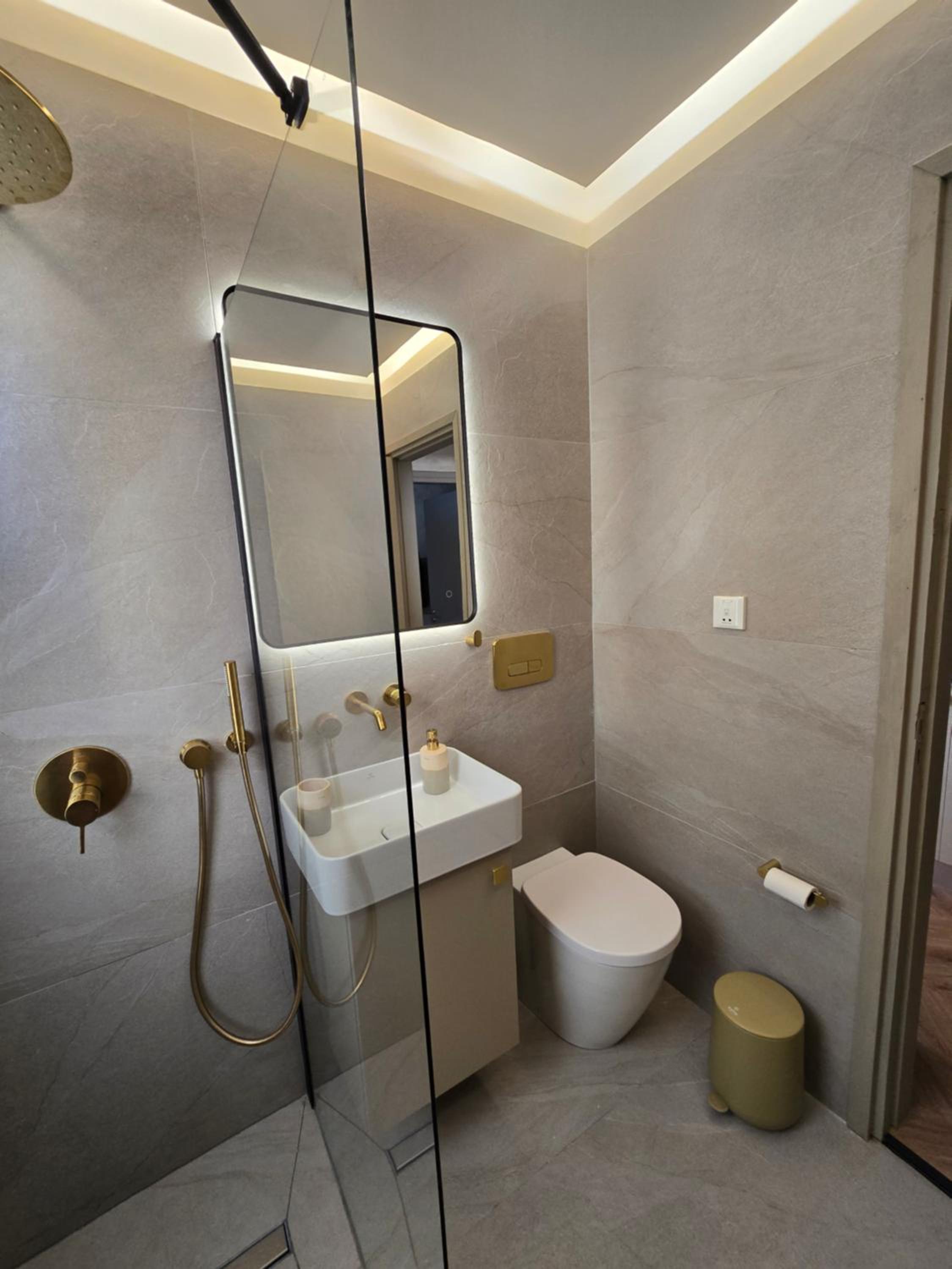 Suite R4 By Marealty