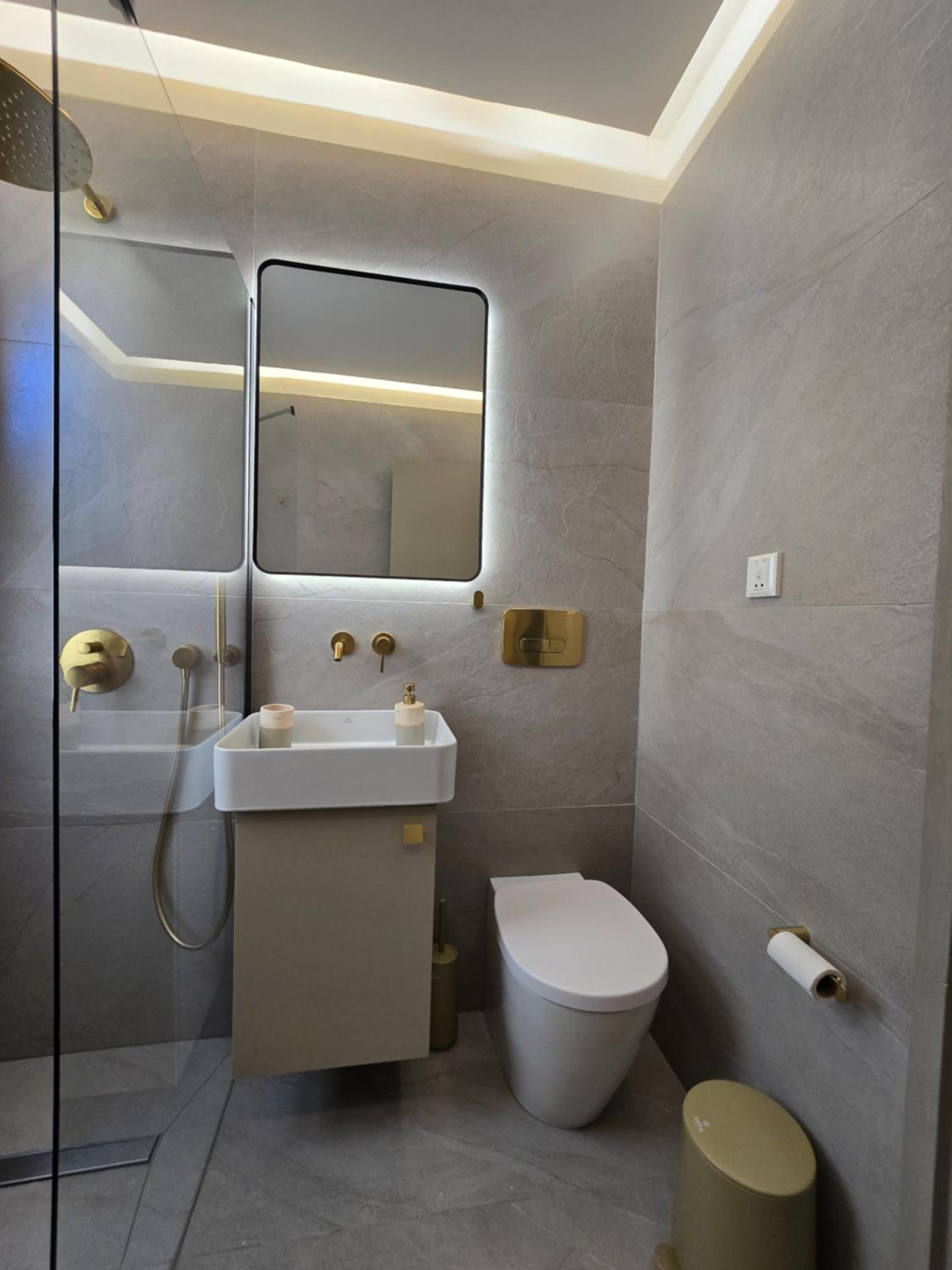 Suite R4 By Marealty