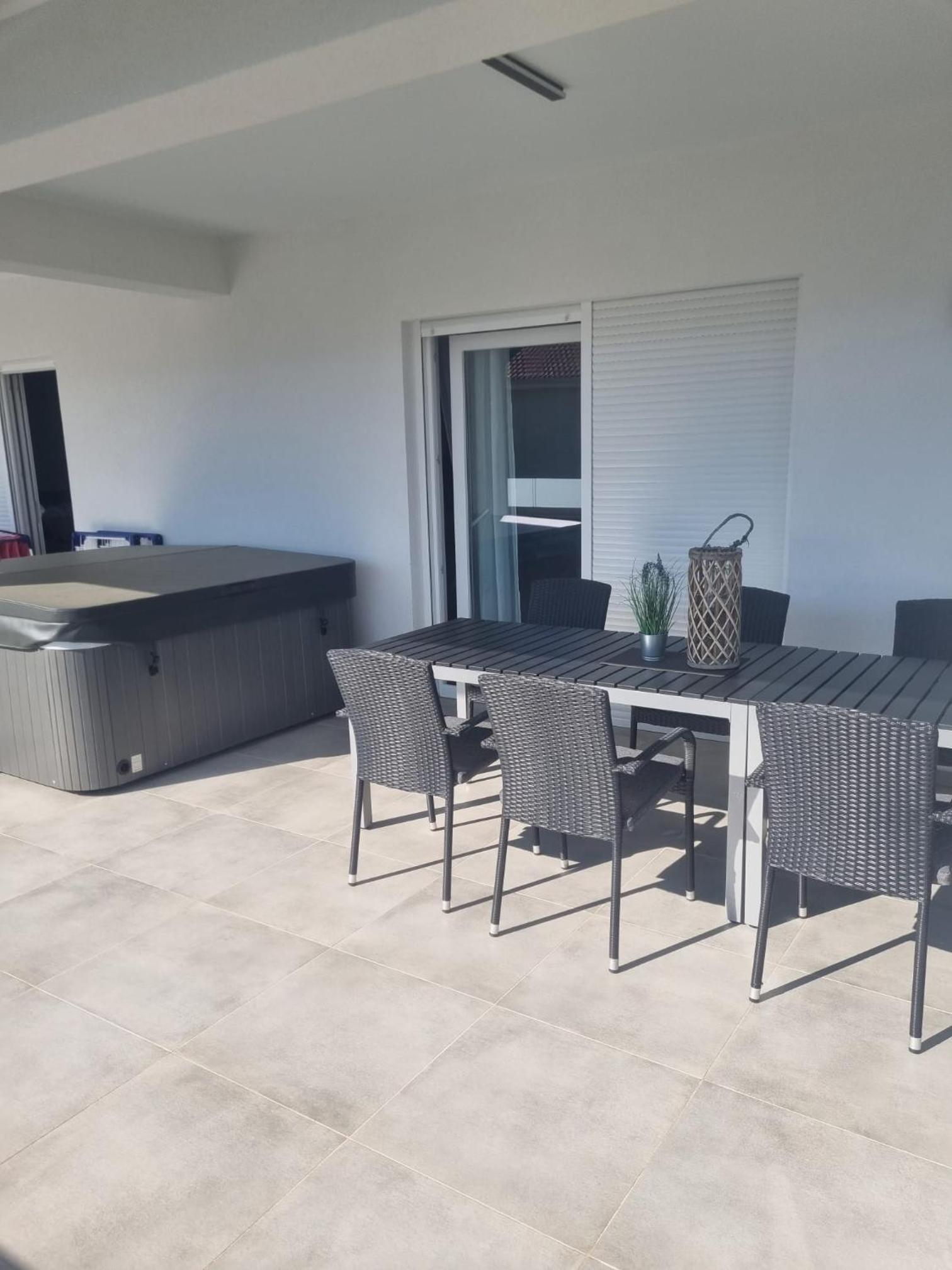 Ferienwohnung Adriaperle Villa Casper mit Whirlpool