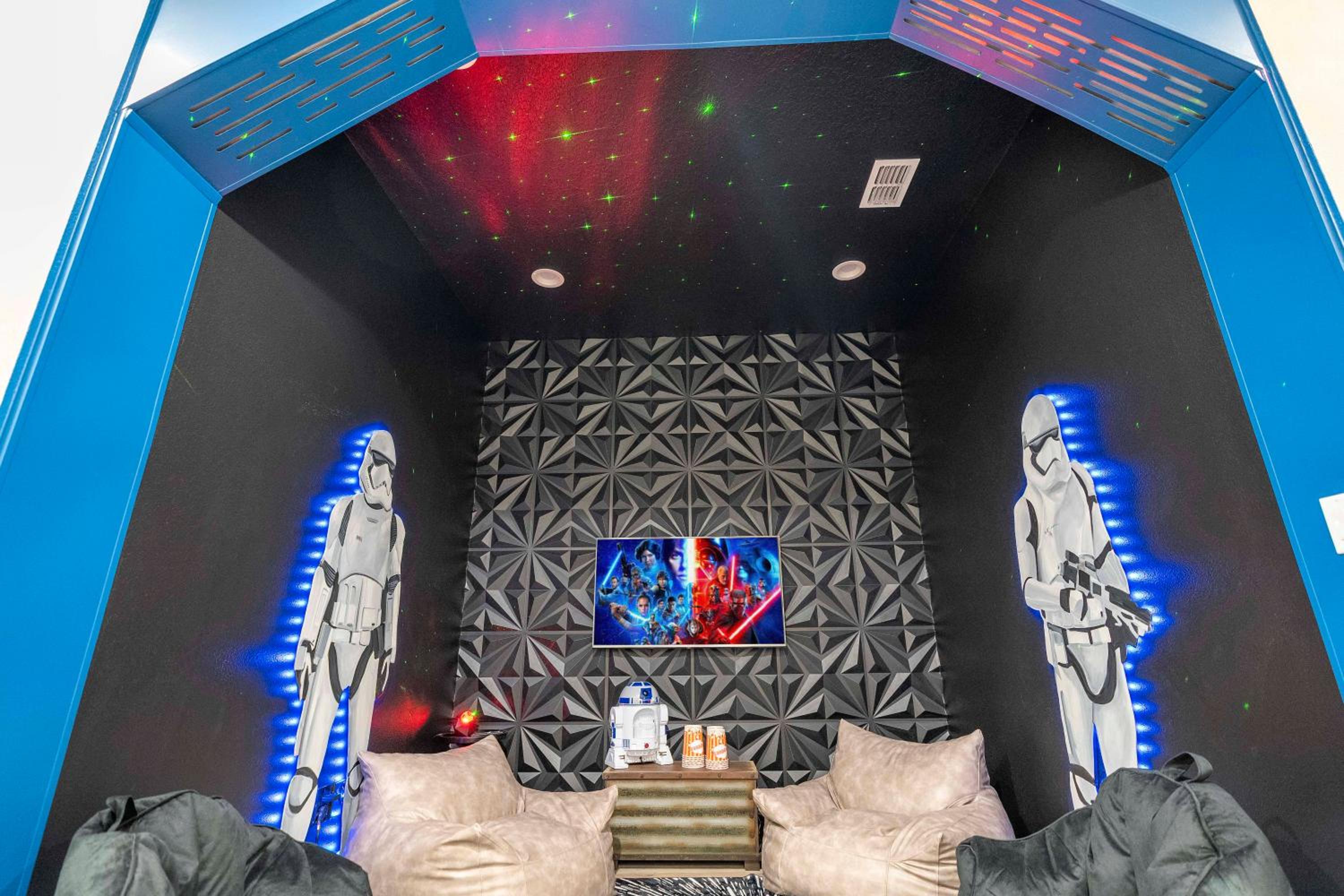 A Galaxy’s Edge Experience Awaits 5 Min to Disney