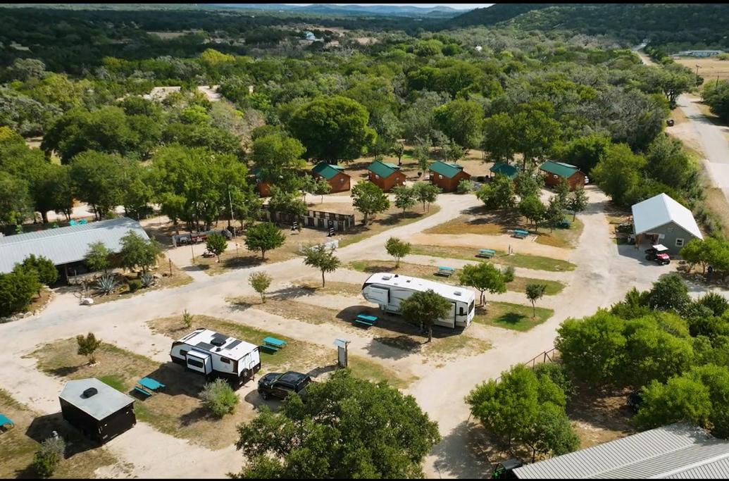 MeMaws Country Cabin
