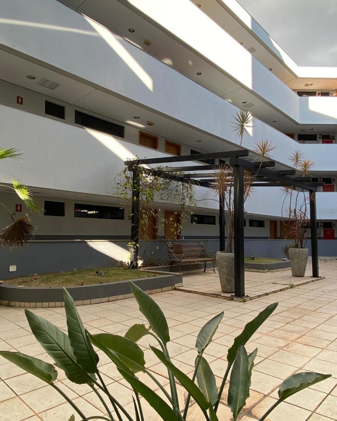 Flat Lago Norte com Vista Livre Nascente - Condomínio Piscina, Estaciomento e Portaria 24h - Cozinha Completa e Wi-Fi 400mbps