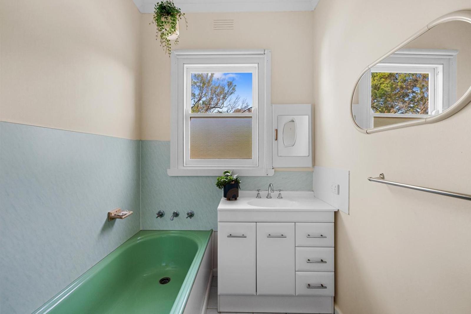 Settle In Retro cottage, Cowes
