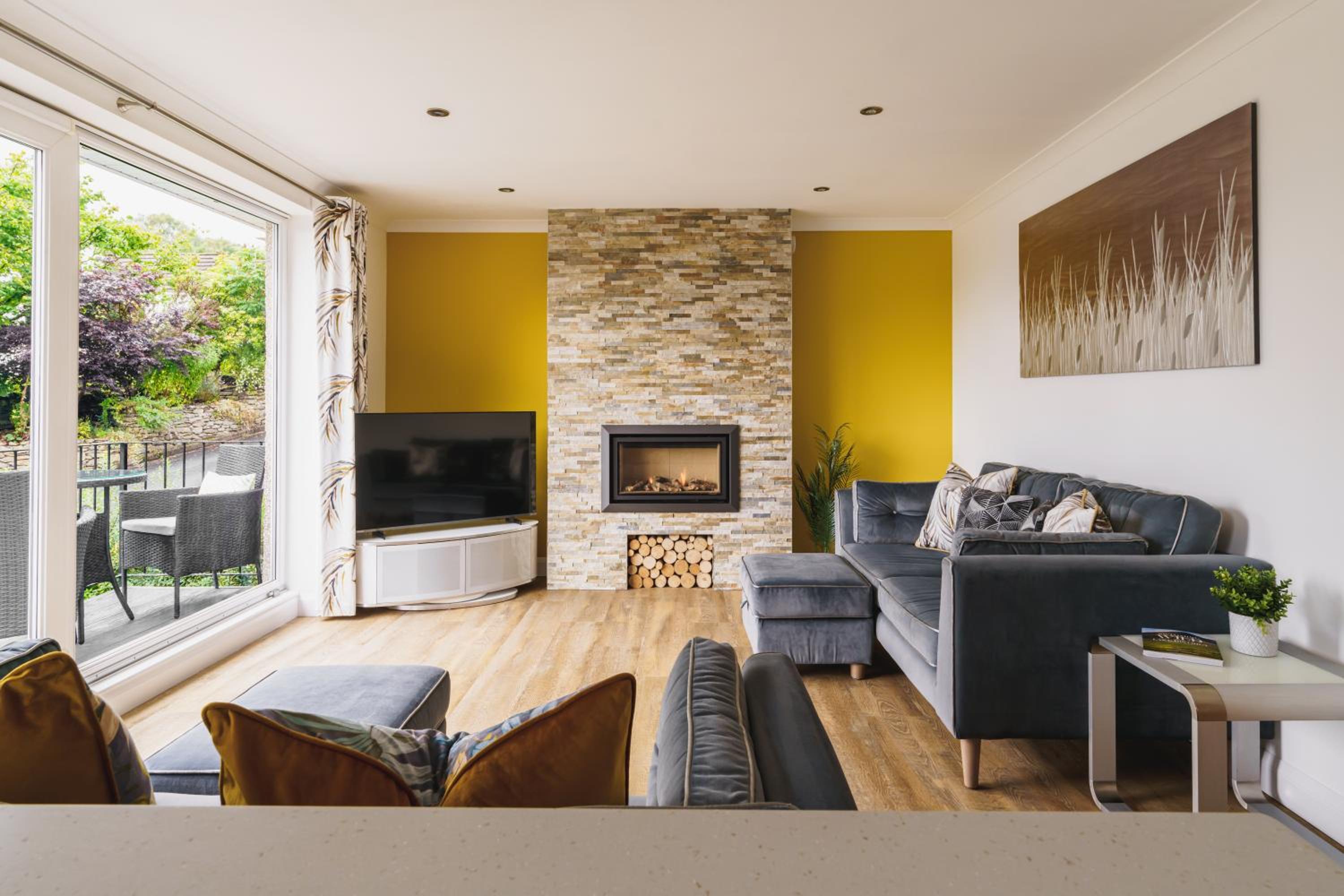 Beechwood Brook, 3 bed, 3 bath, parking, Bowness view 2