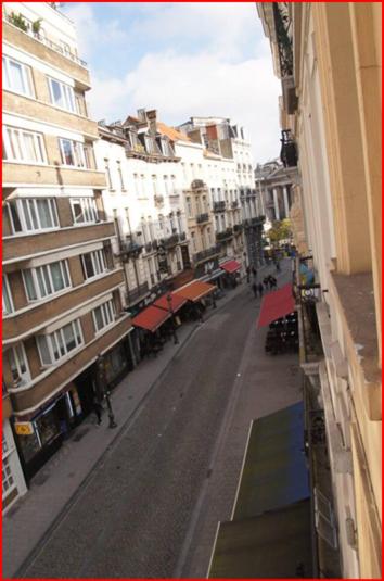 Central Brussel - steps Grand Place - local vibrant neighbourhood
