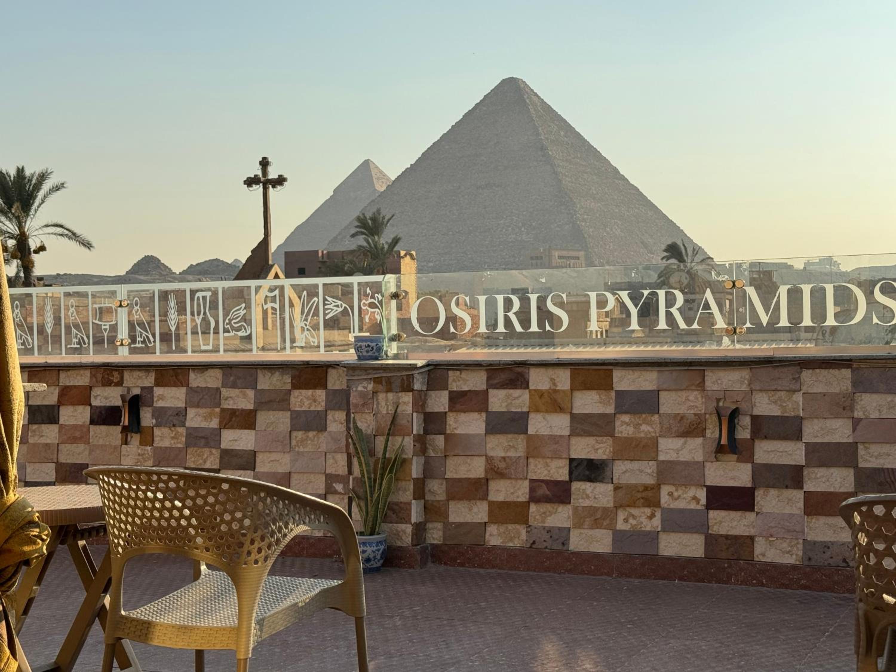 Osiris pyramids view inn