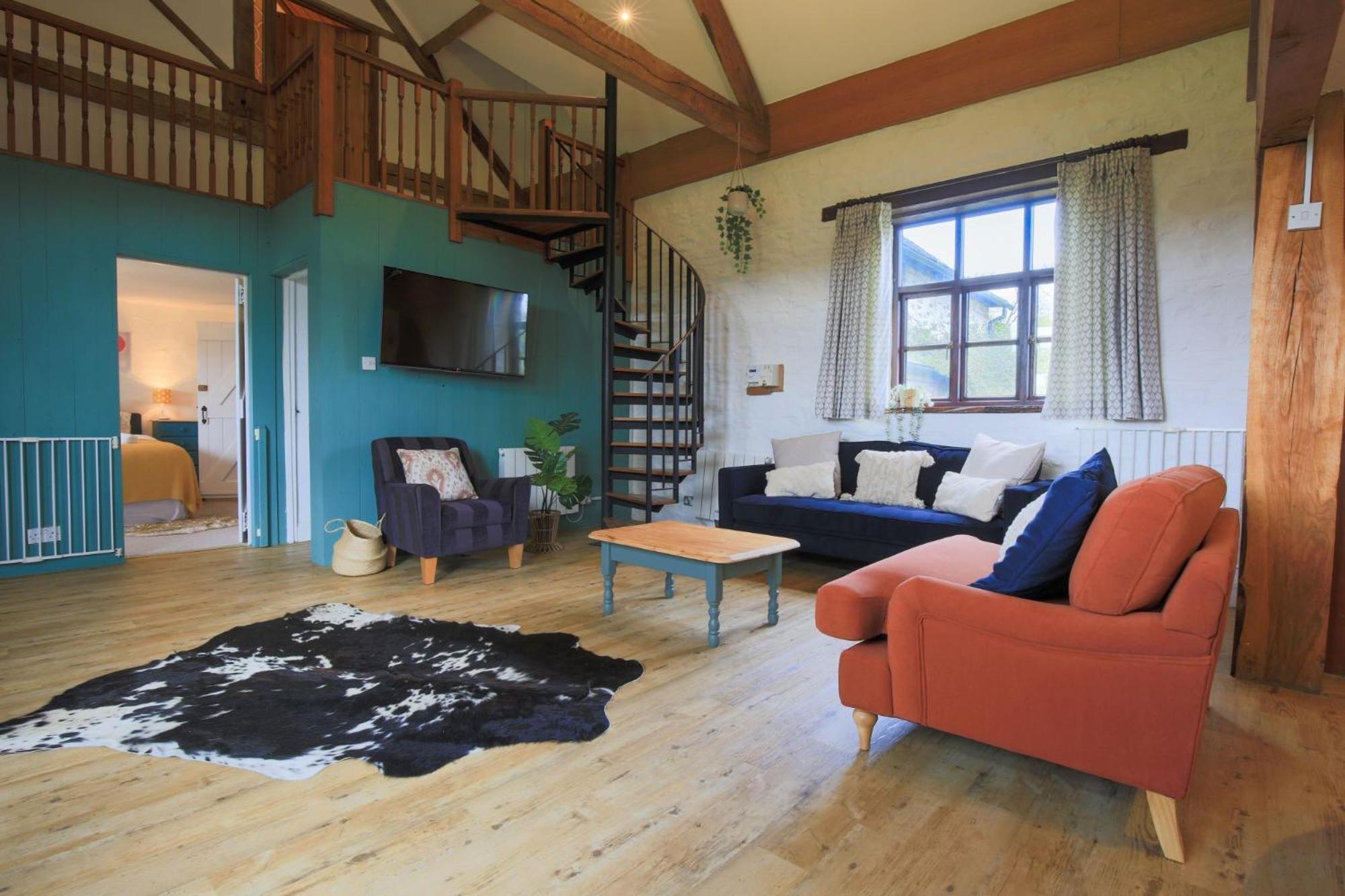 Kiri & Norton a Combined Retreat for 10 Guests view 5