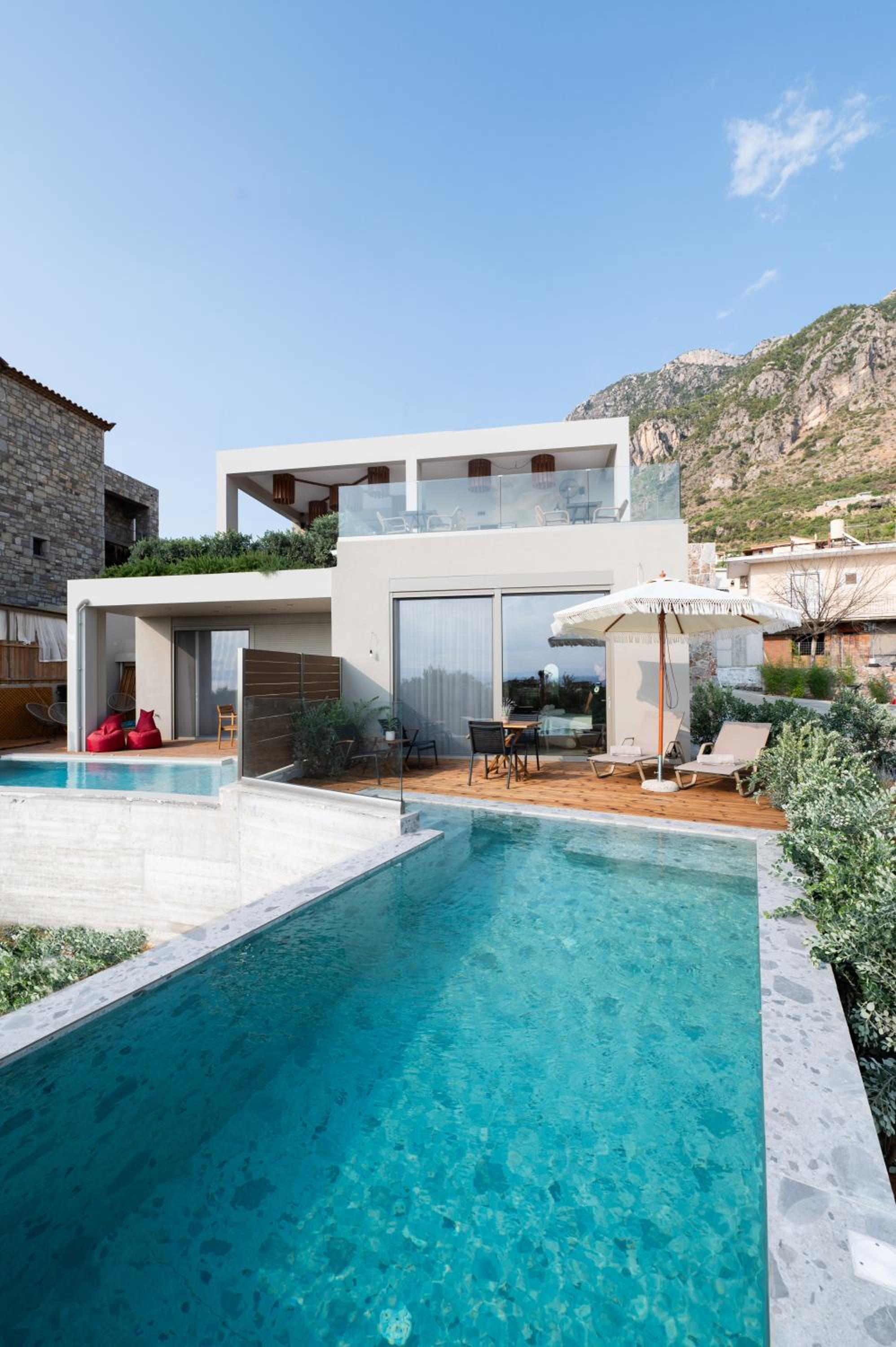 Hotel Petradi Suites Private Pools