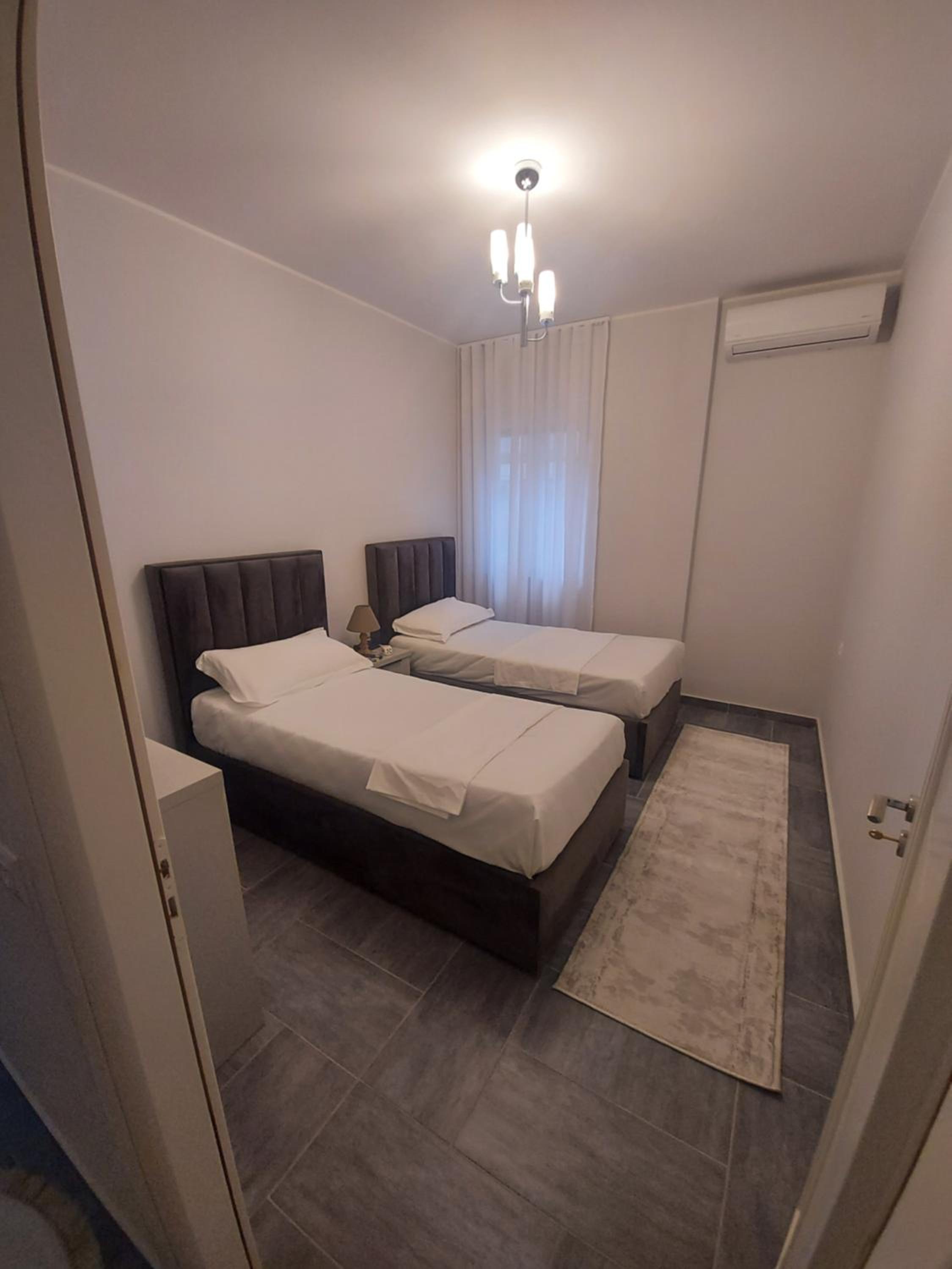 AR-Lux apartment old street photo 3