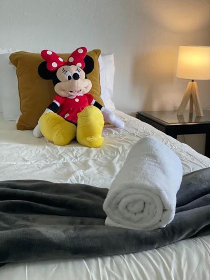 Universal Studios - Lake View 2 Bedrooms Apartment