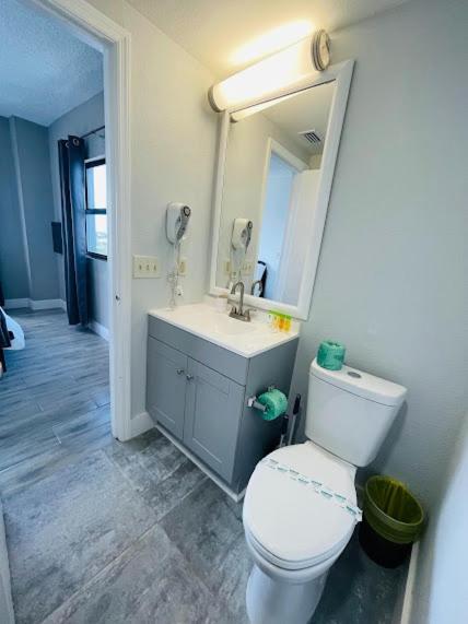 Universal Studios - Lake View 2 Bedrooms Apartment