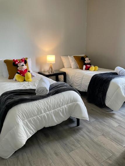 Universal Studios - Lake View 2 Bedrooms Apartment