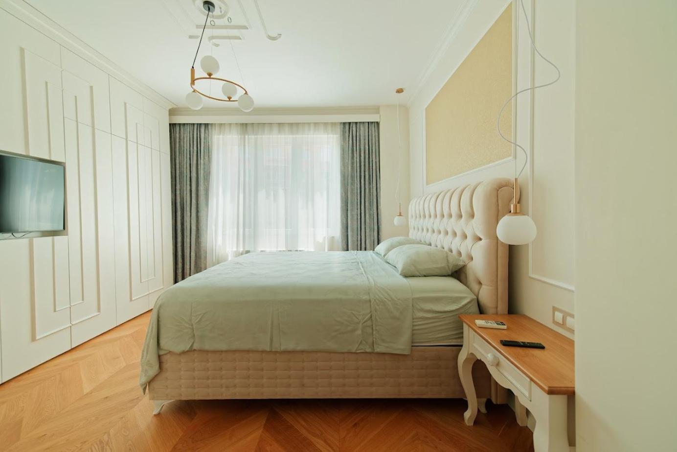 Brand New Luxury Apt, Supreme Location, NDK