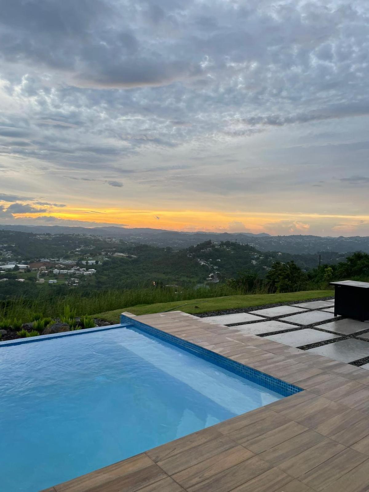 La casita Negra en Cayey view 2