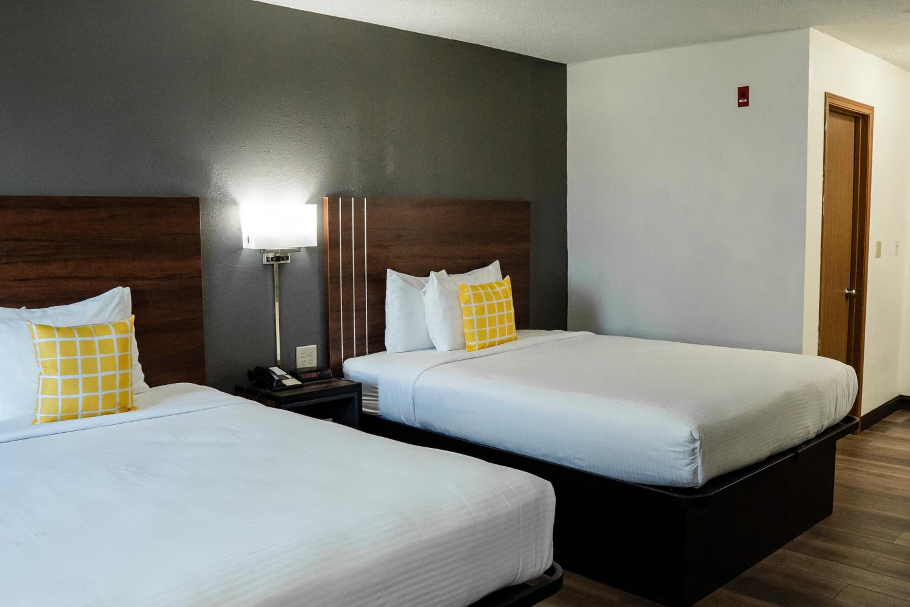 New York City Vacations - Victorian Inn  Suites-York - Property Image 43