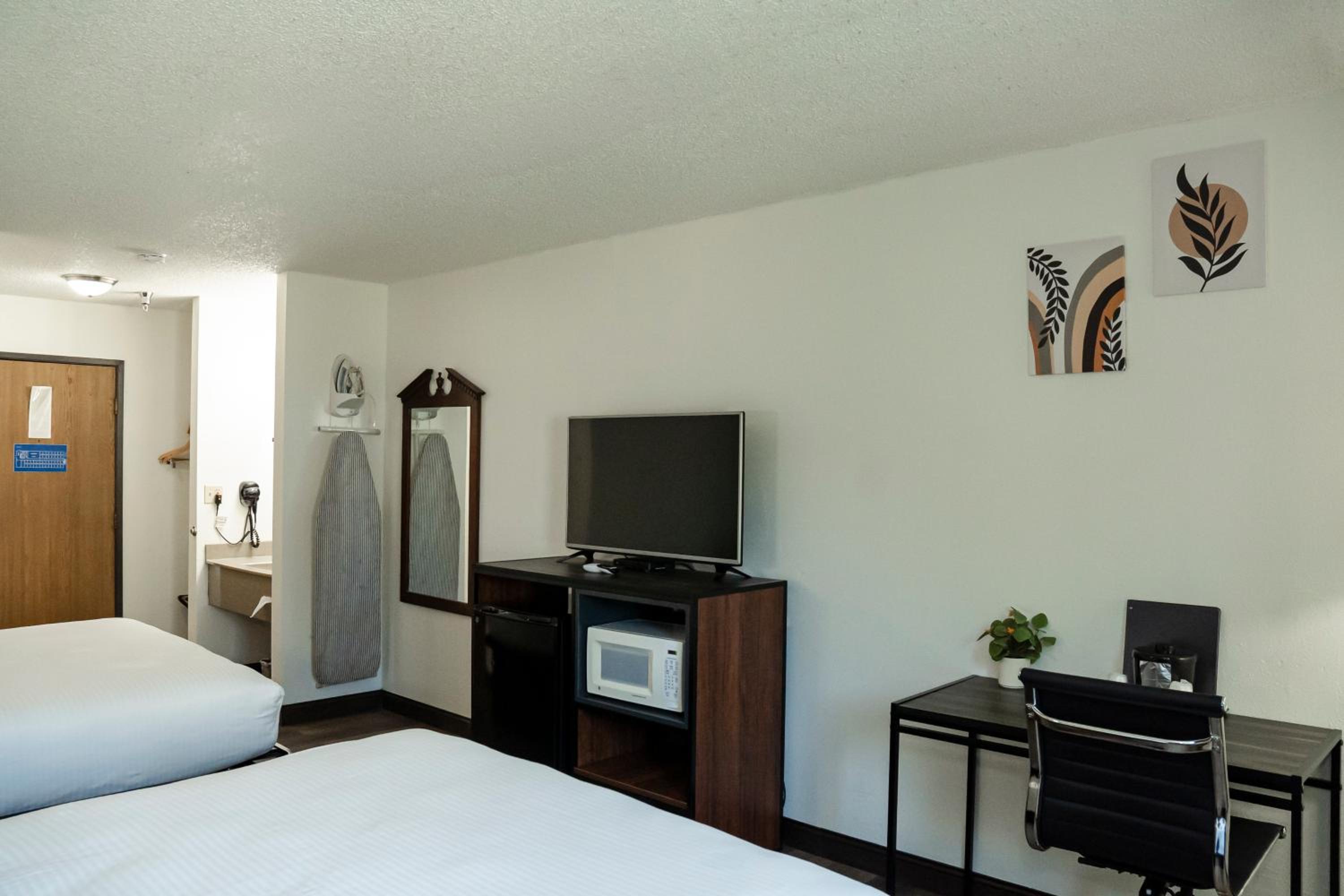 New York City Vacations - Victorian Inn  Suites-York - Property Image 44