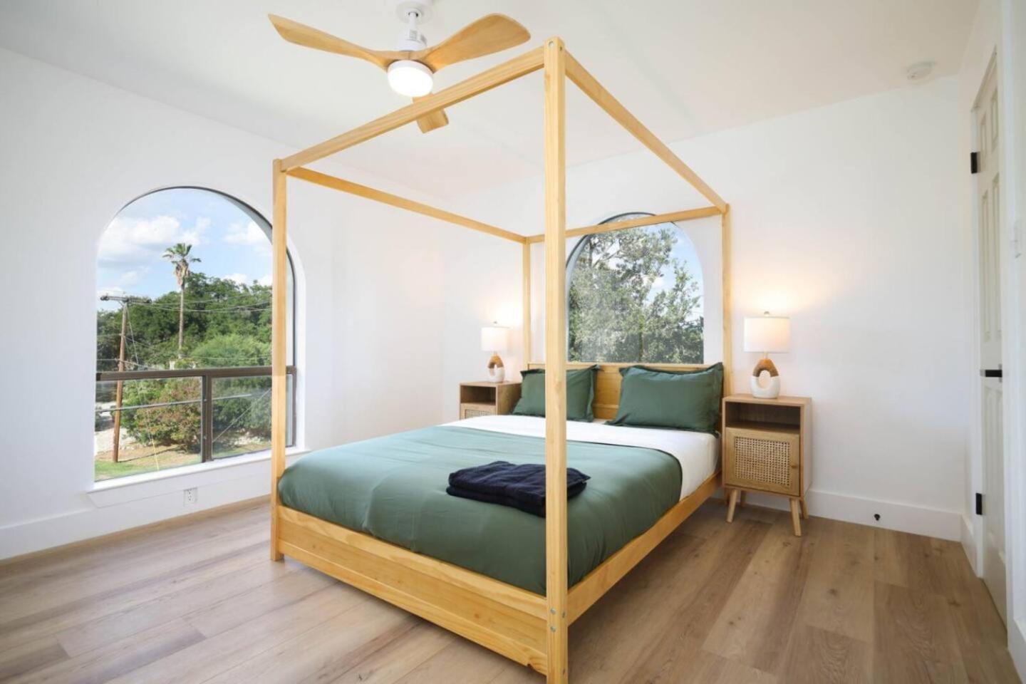 Modern Boho 5BR W Pool Six flags view 5