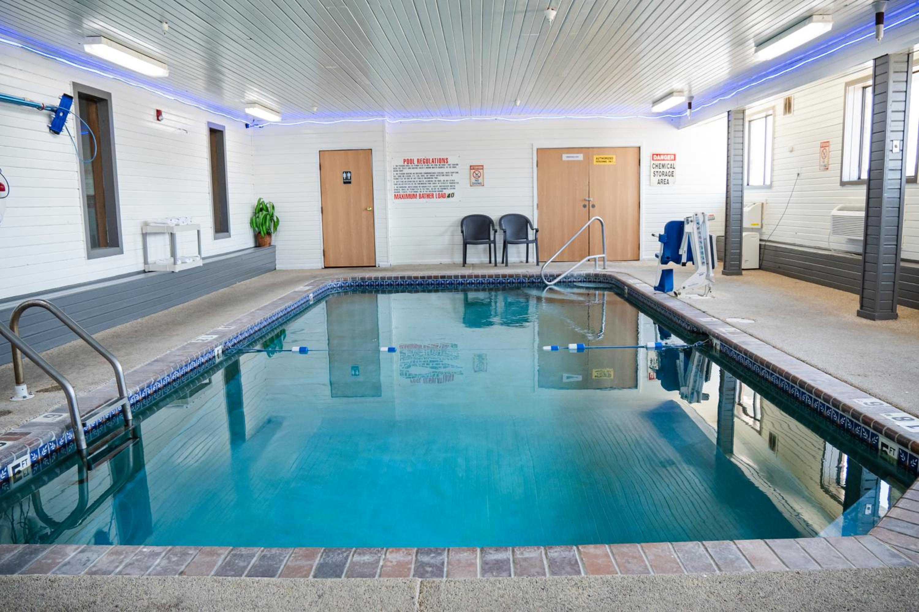 New York City Vacations - Victorian Inn  Suites-York - Property Image 3