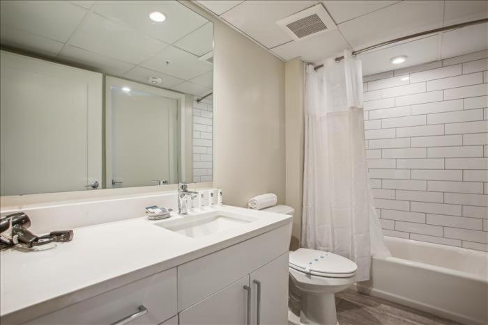 National at Rosslyn Towers view 5