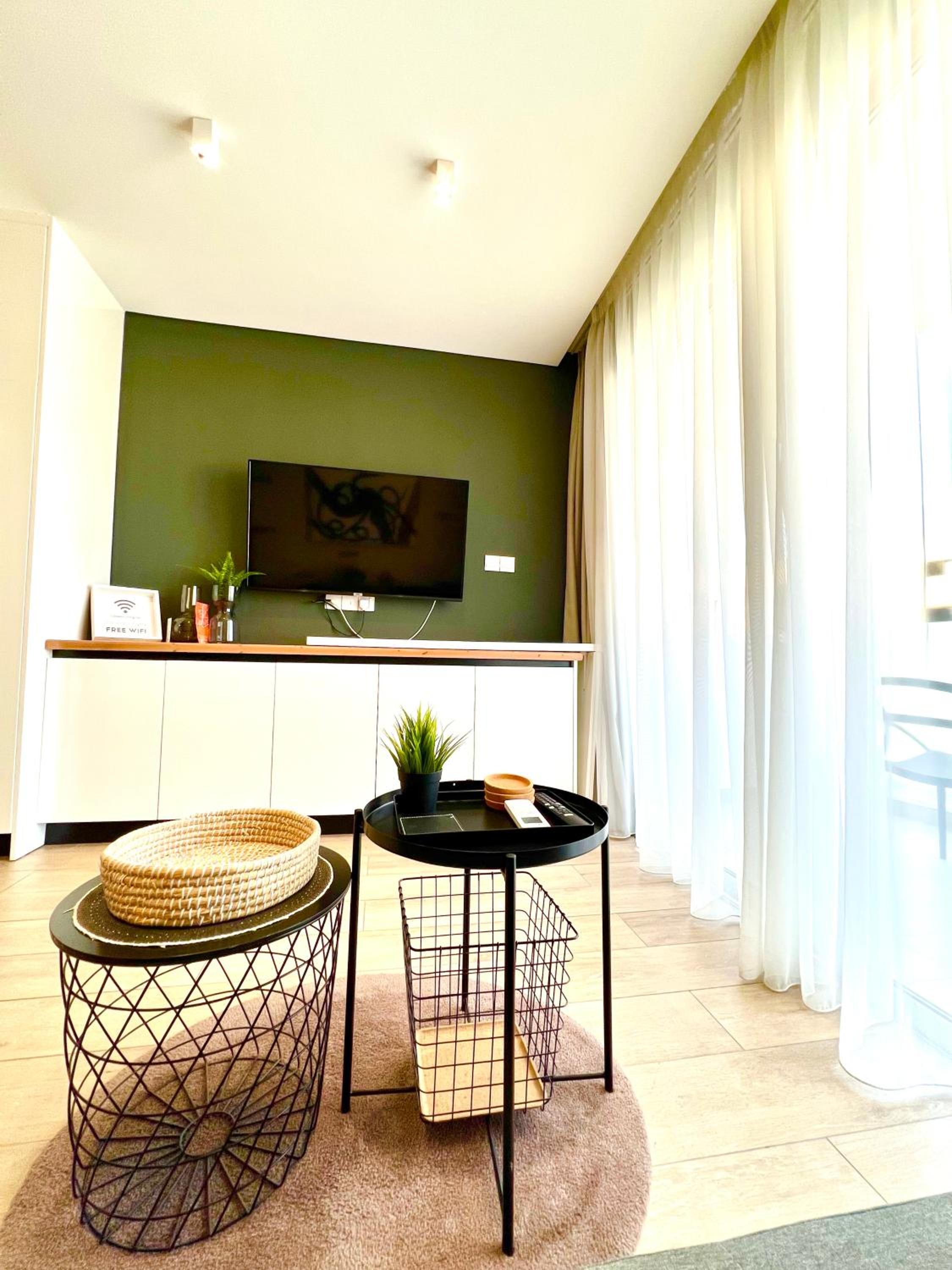 Cozy Sunny Breeze Studio