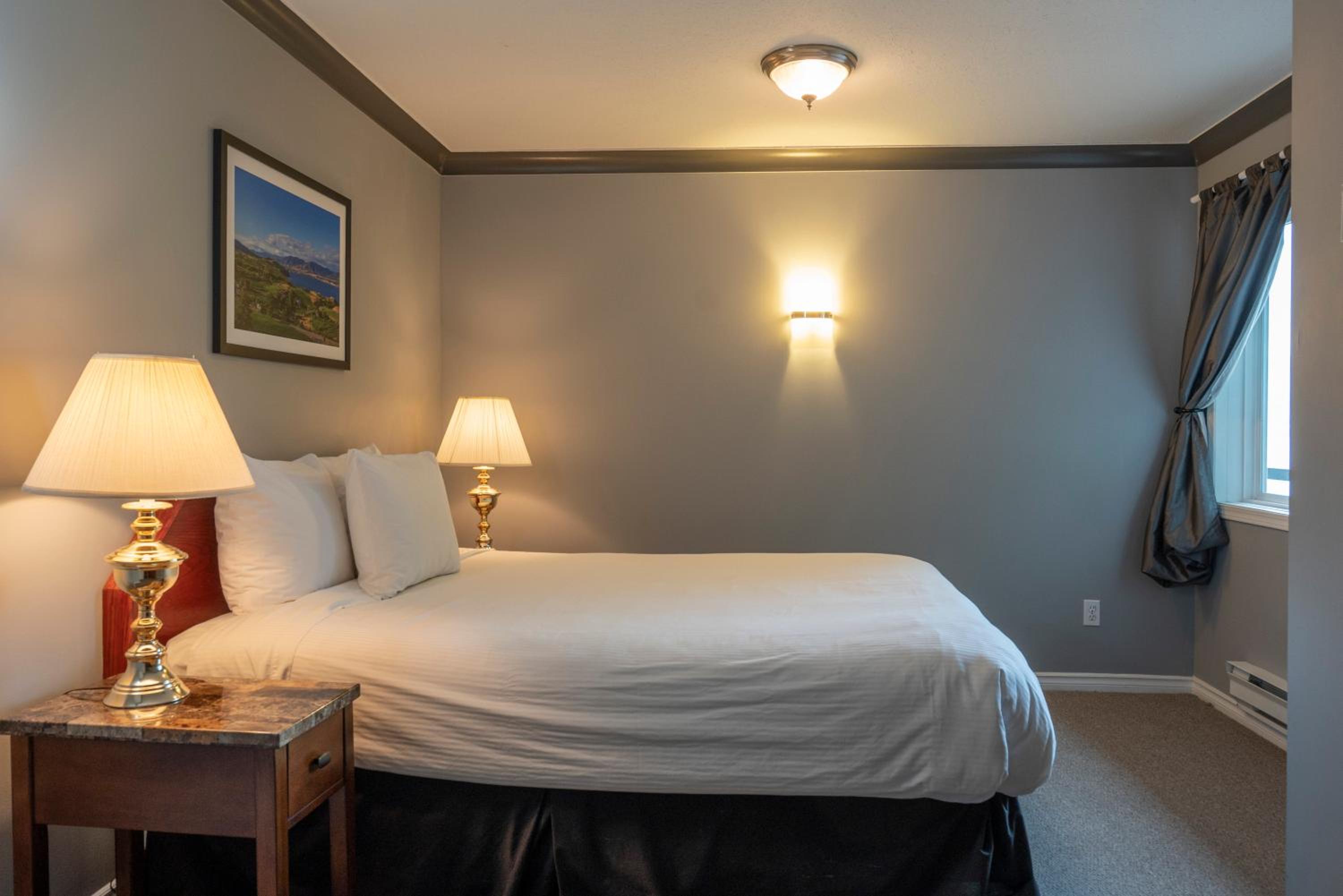 Tiki Shores Inn & Suites