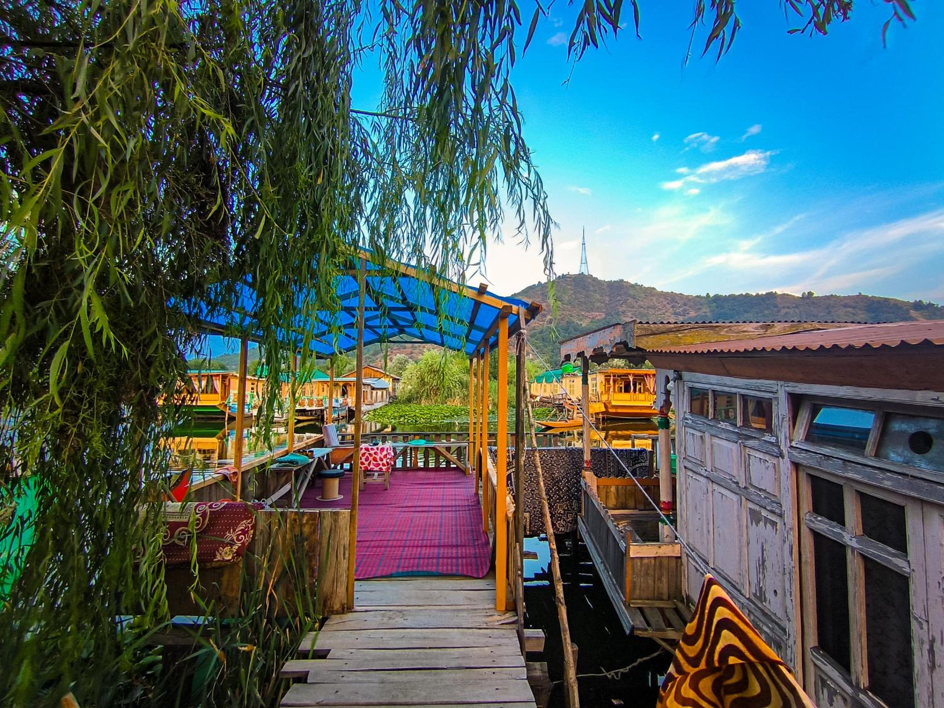 Houseboat In Dallake view 2