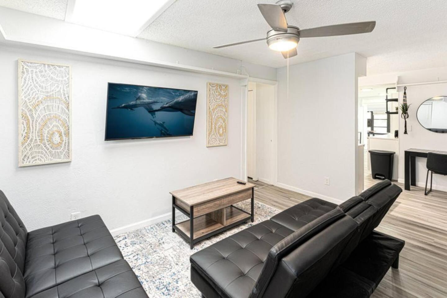 Spacious 4br Retreat Wi-fi Pets Ok