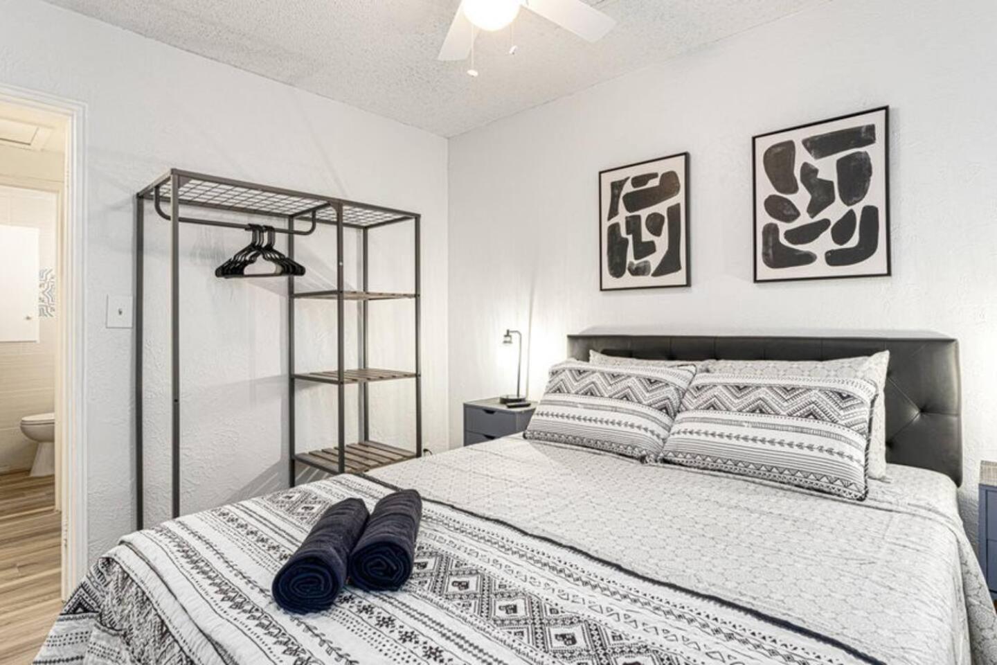 Spacious 4br Retreat Wi-fi Pets Ok