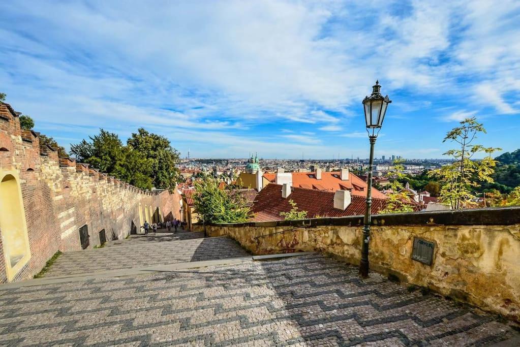 Old Town Herberghaus, 250m to Charles Bridge