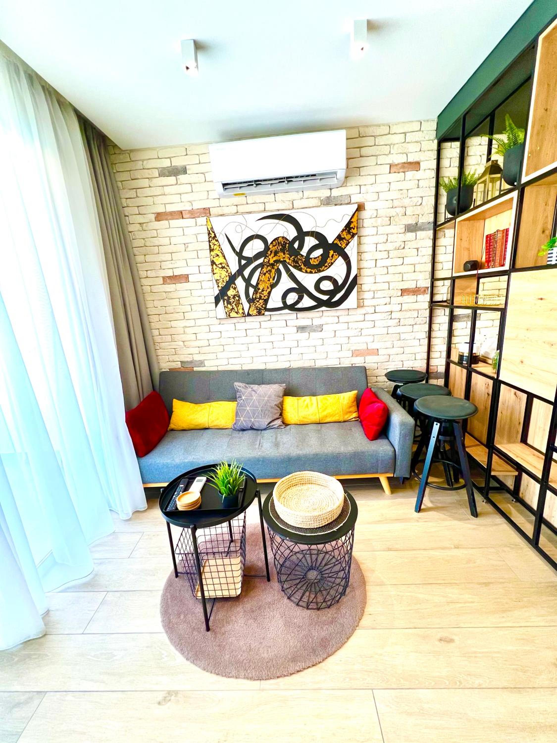 Cozy Sunny Breeze Studio