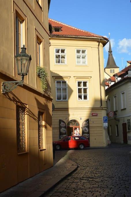 Old Town Herberghaus, 250m to Charles Bridge